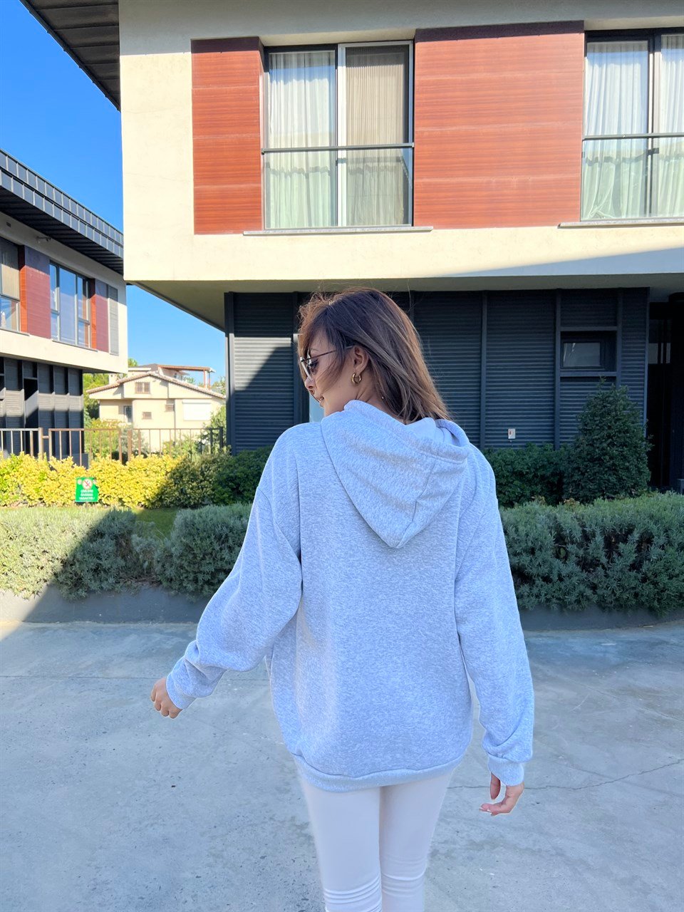 Bear Peluş İşlemeli Gri Kapüşonlu Sweat