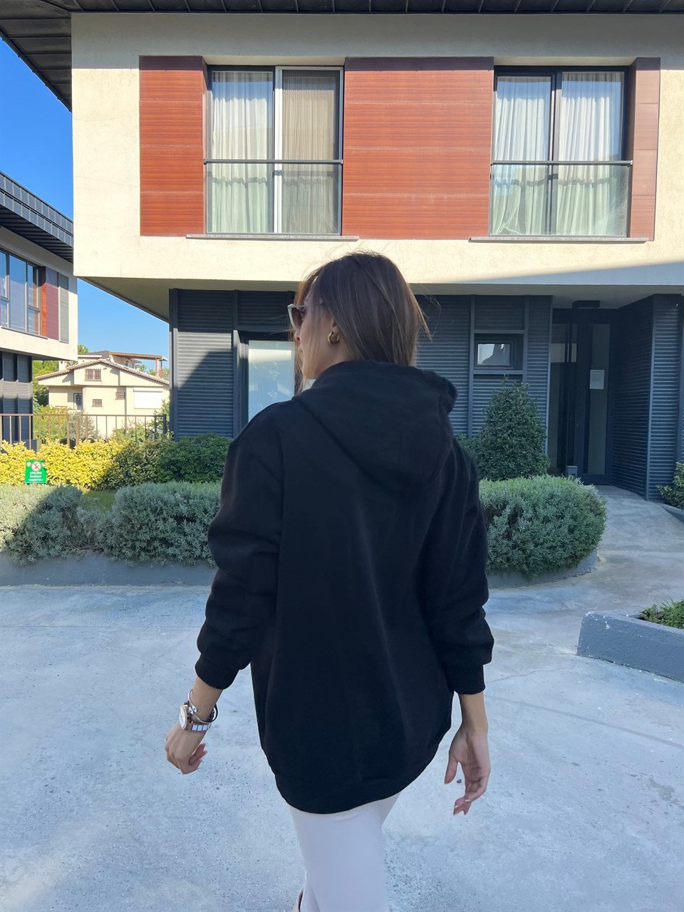 Bear Peluş İşlemeli Siyah Kapüşonlu Sweat 