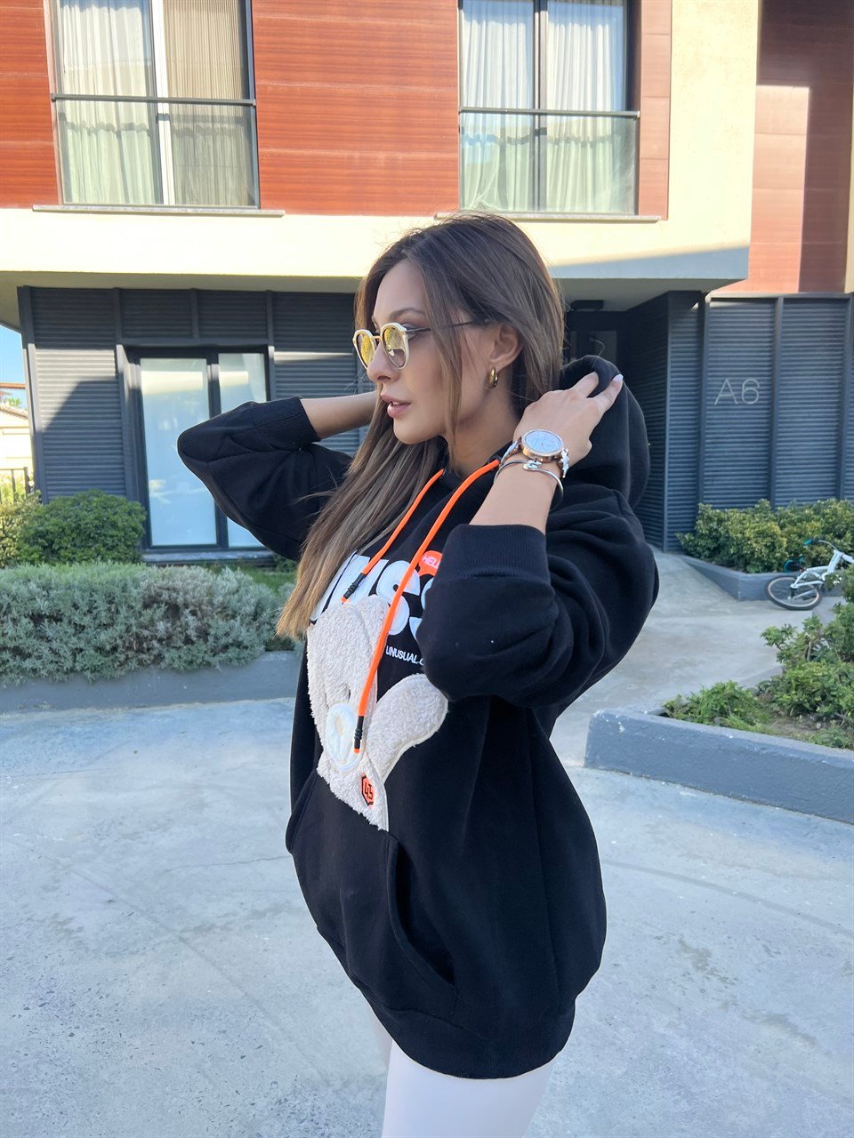 Bear Peluş İşlemeli Siyah Kapüşonlu Sweat 