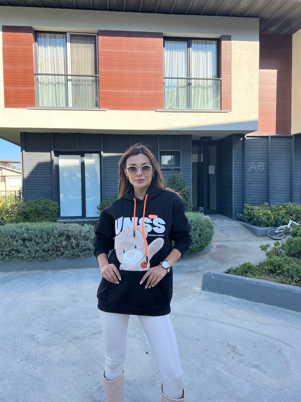 Bear Peluş İşlemeli Siyah Kapüşonlu Sweat 