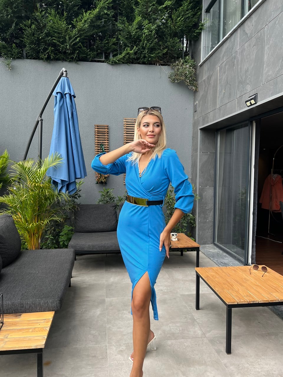 Bebe Mavisi Gold Kemerli Elbise