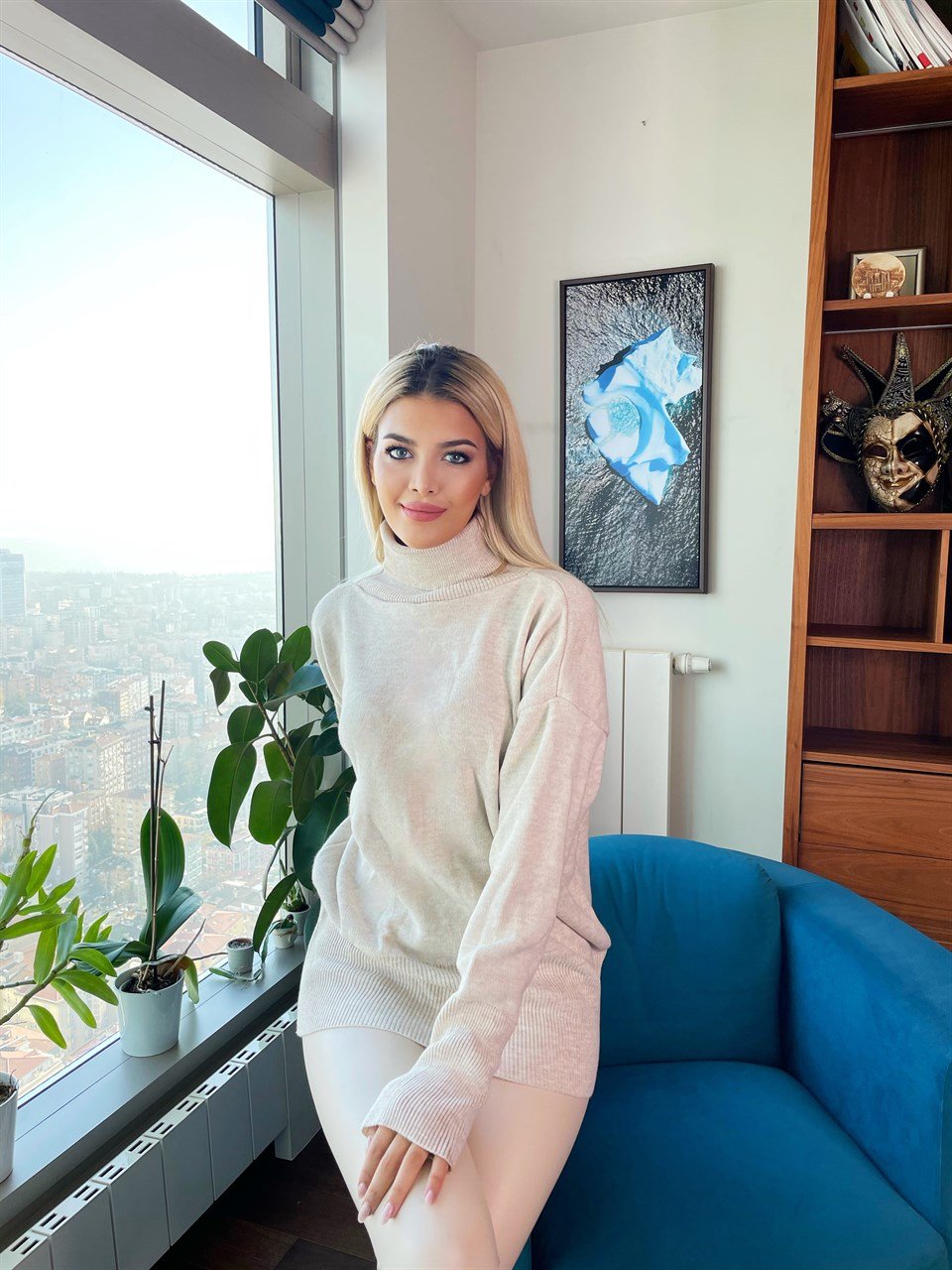 Bej Oversize Boğazlı Triko