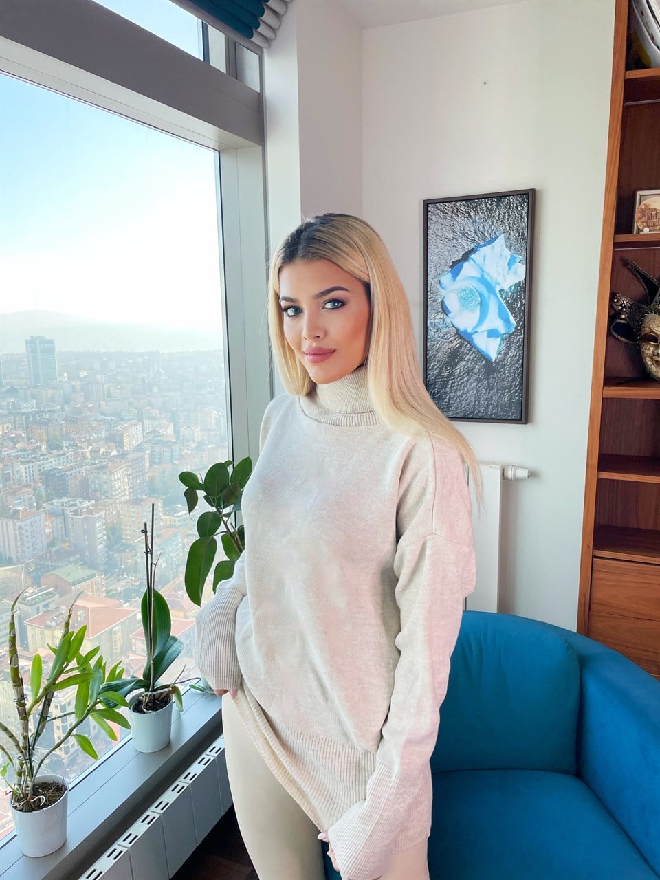 Bej Oversize Boğazlı Triko