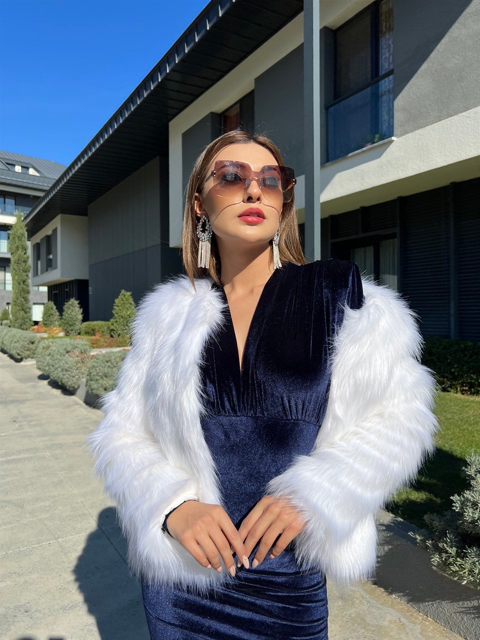 Beyaz Kısa Peluş Ceket