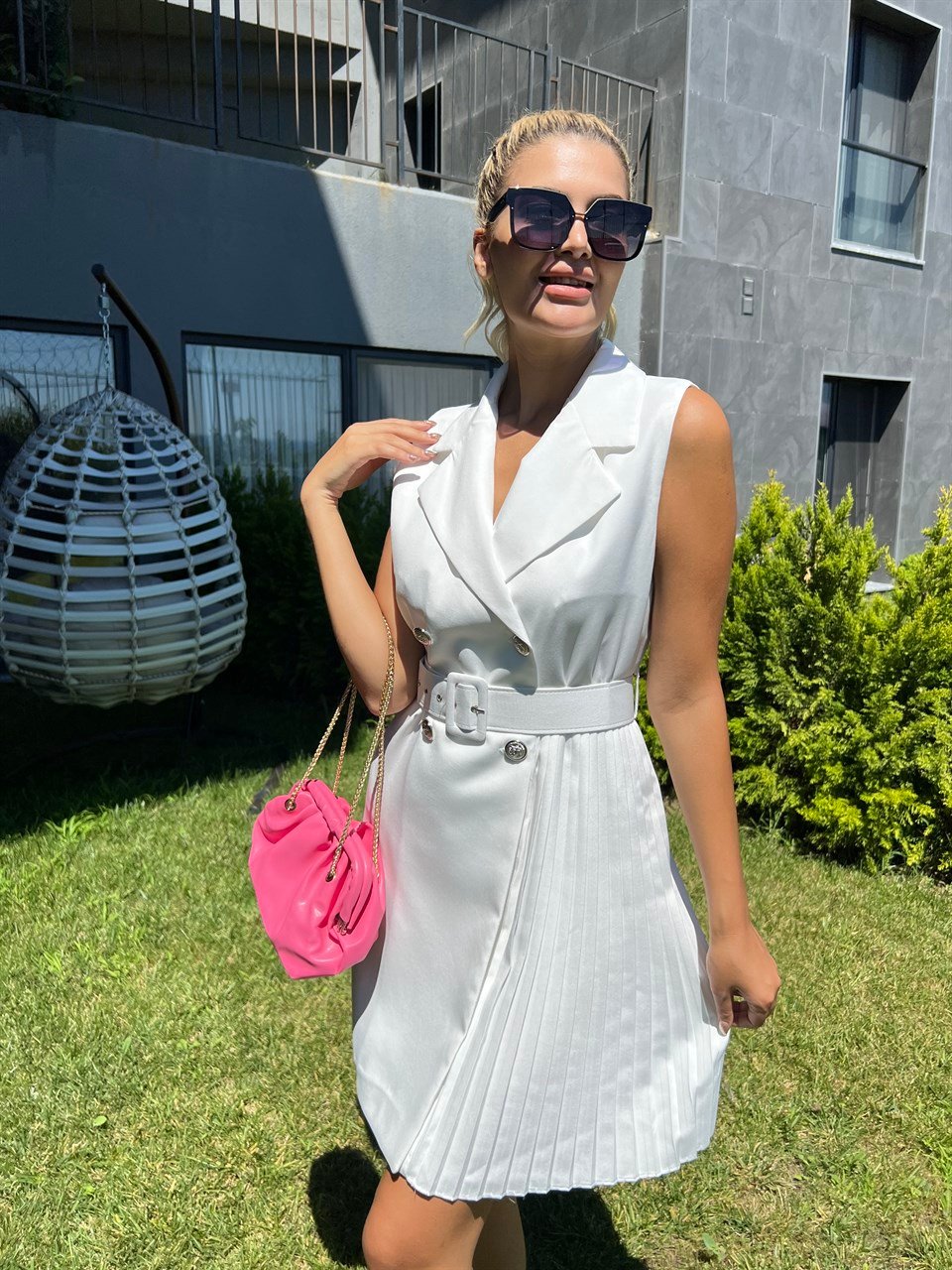 Bianca Piliseli Kemerli Beyaz Elbise 