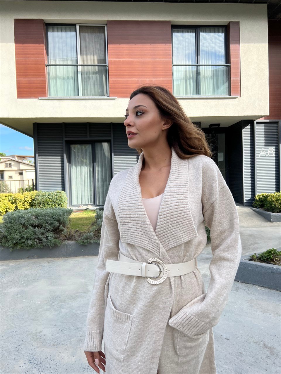Candace Camel Kemerli Uzun Örme Hırka