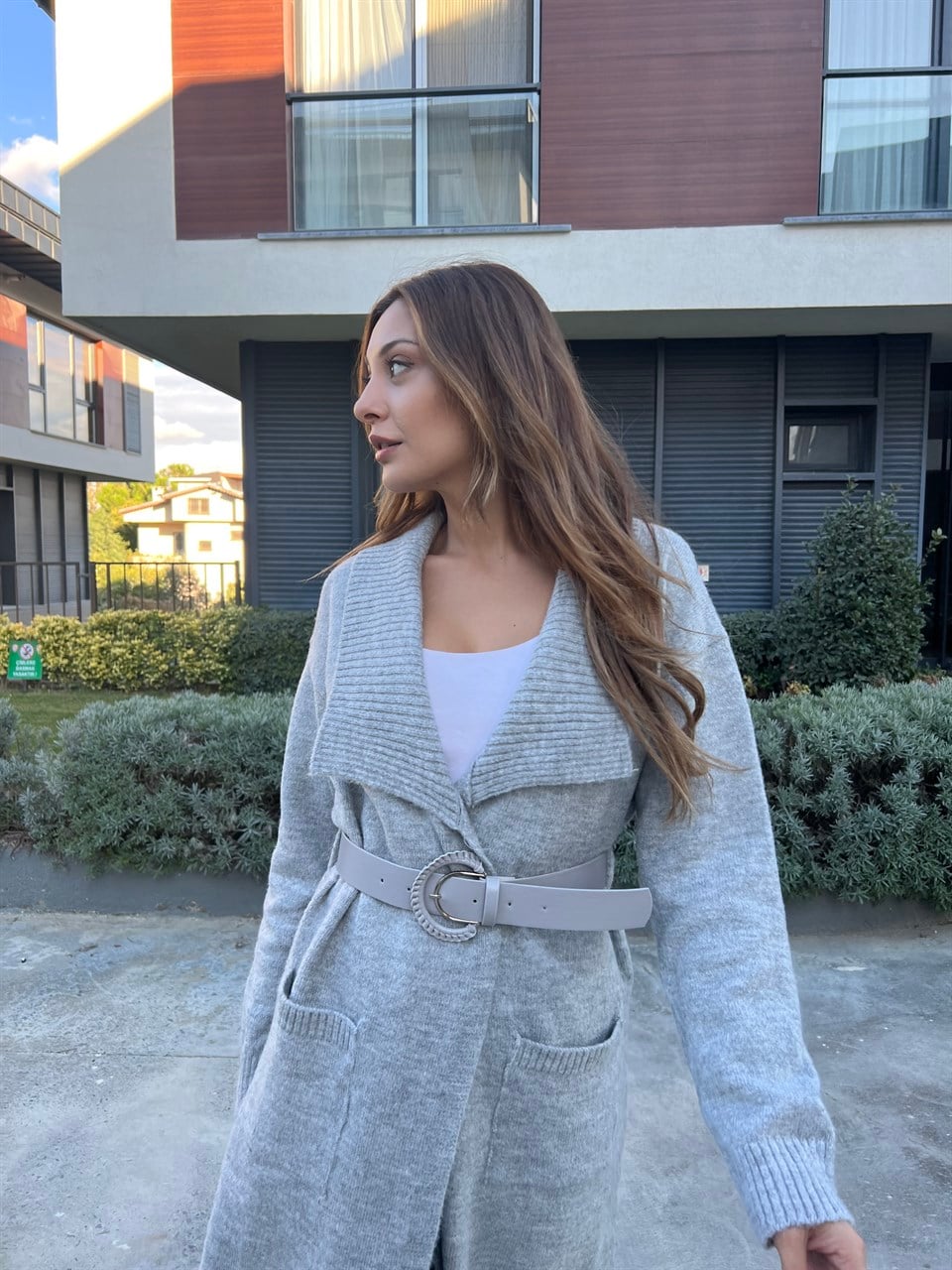 Candace Gri Kemerli Uzun Örme Hırka