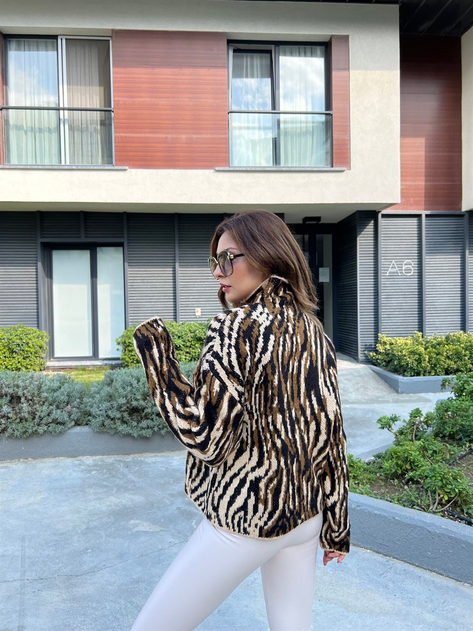 Dik Yaka Zebra Desen Kazak