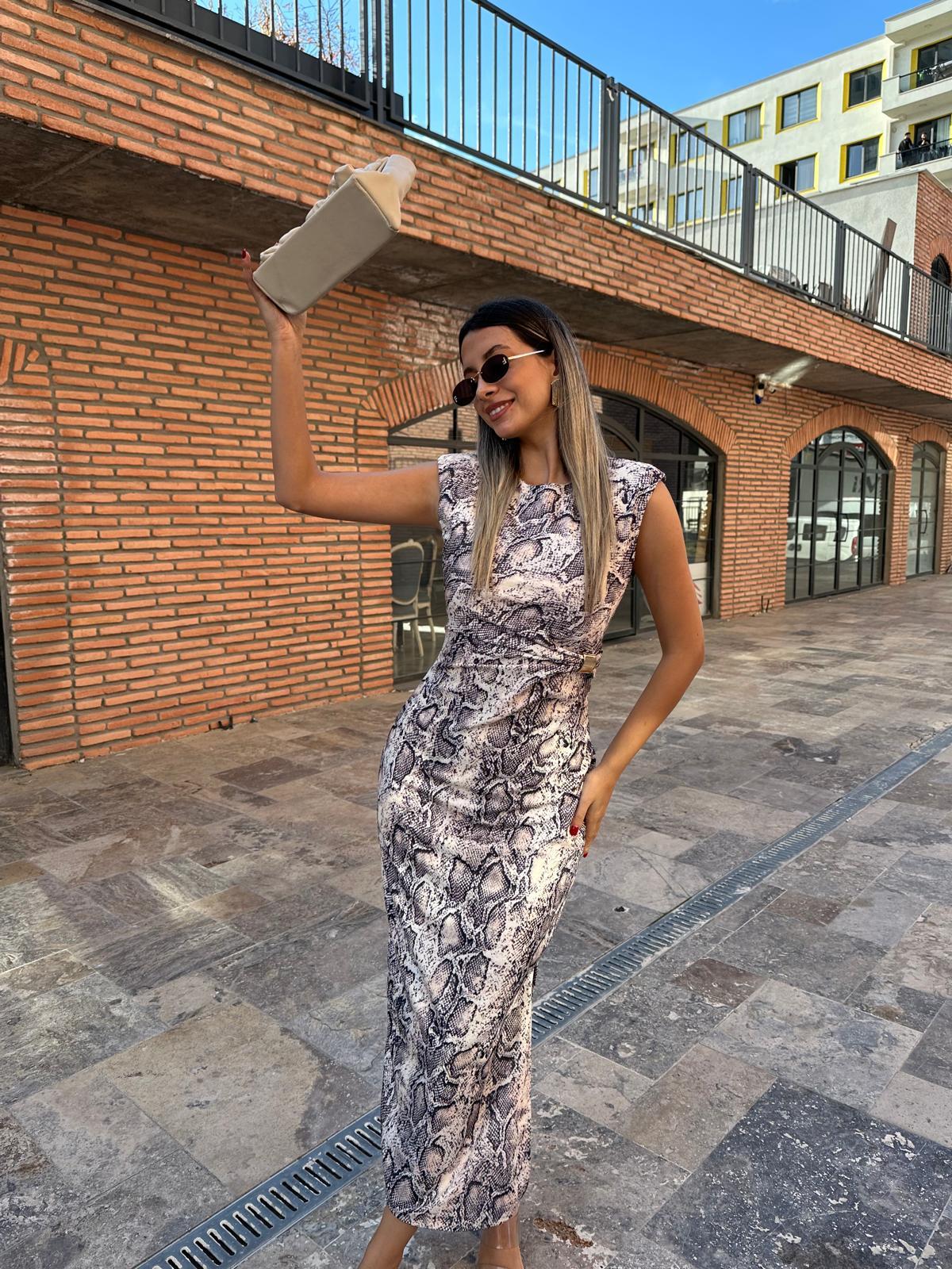 Dorina Gold Broşlu Yılan Desen Elbise (Açık)) yelb1065grs