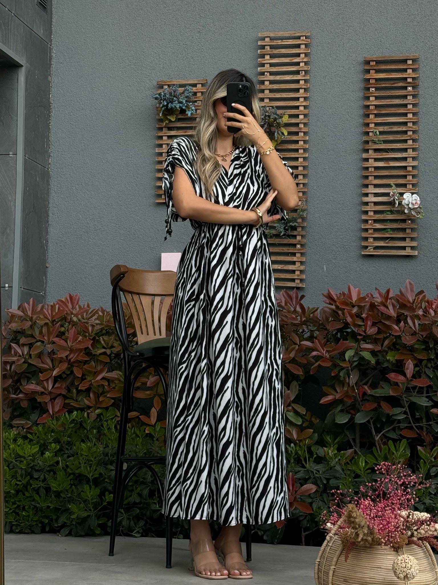 Düşük Kol Beyaz Zebra Desen Viskon Elbise070621152