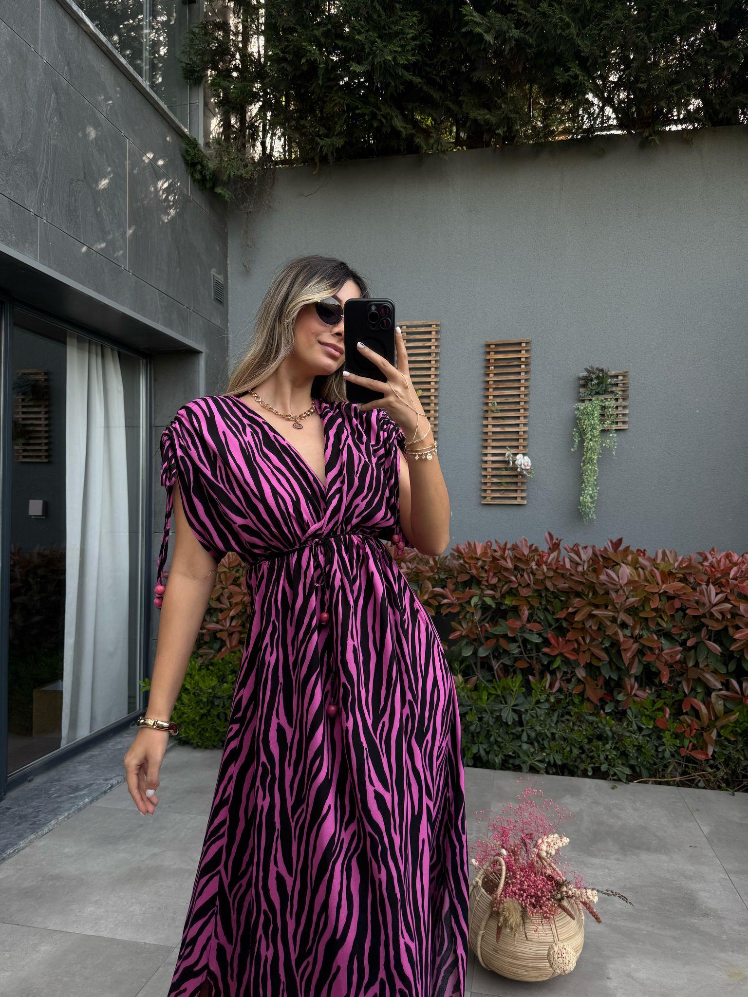 Düşük Kol Pembe Zebra Desen Viskon Elbise070621152