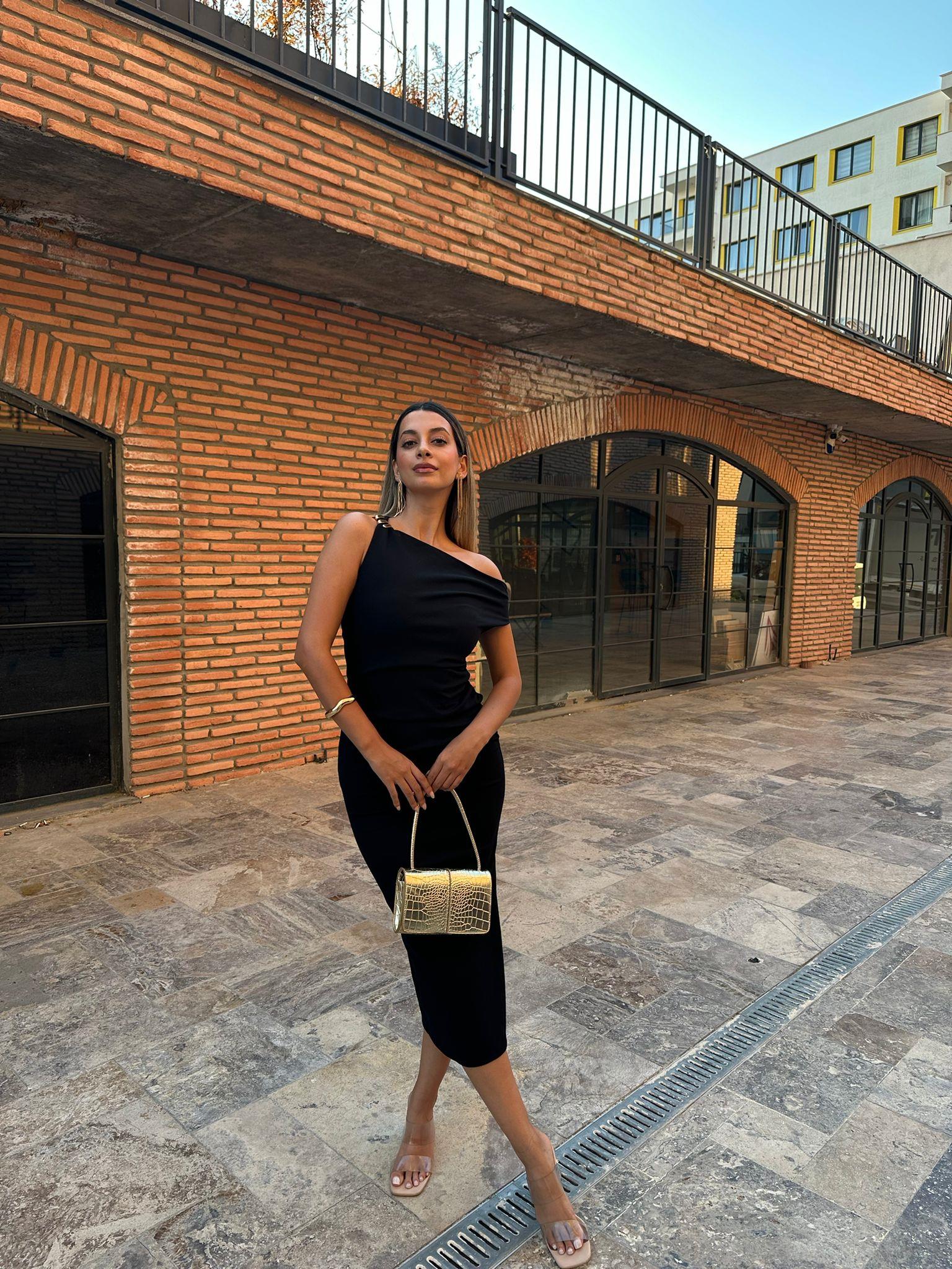 Elvira Düşük Kol Gold Askılı Kalem Elbise Siyah  070621218