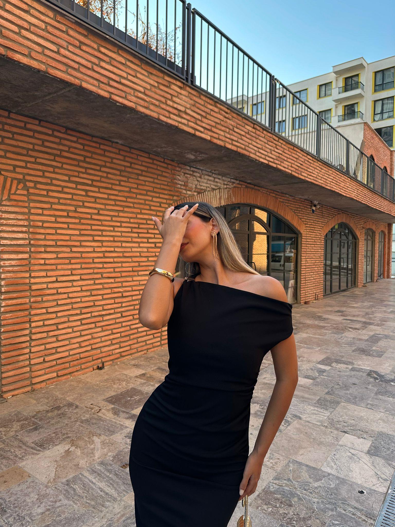 Elvira Düşük Kol Gold Askılı Kalem Elbise Siyah  070621218