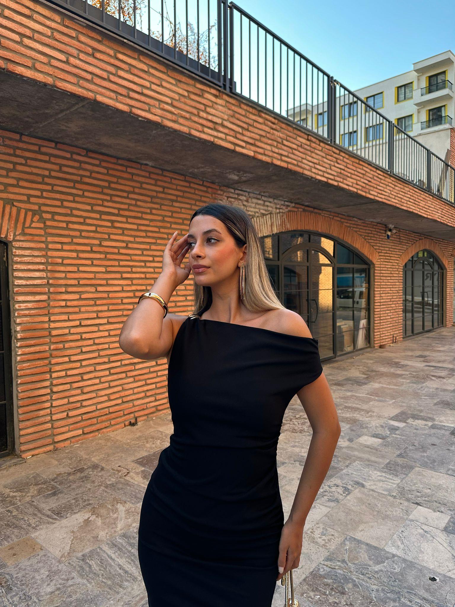 Elvira Düşük Kol Gold Askılı Kalem Elbise Siyah  070621218