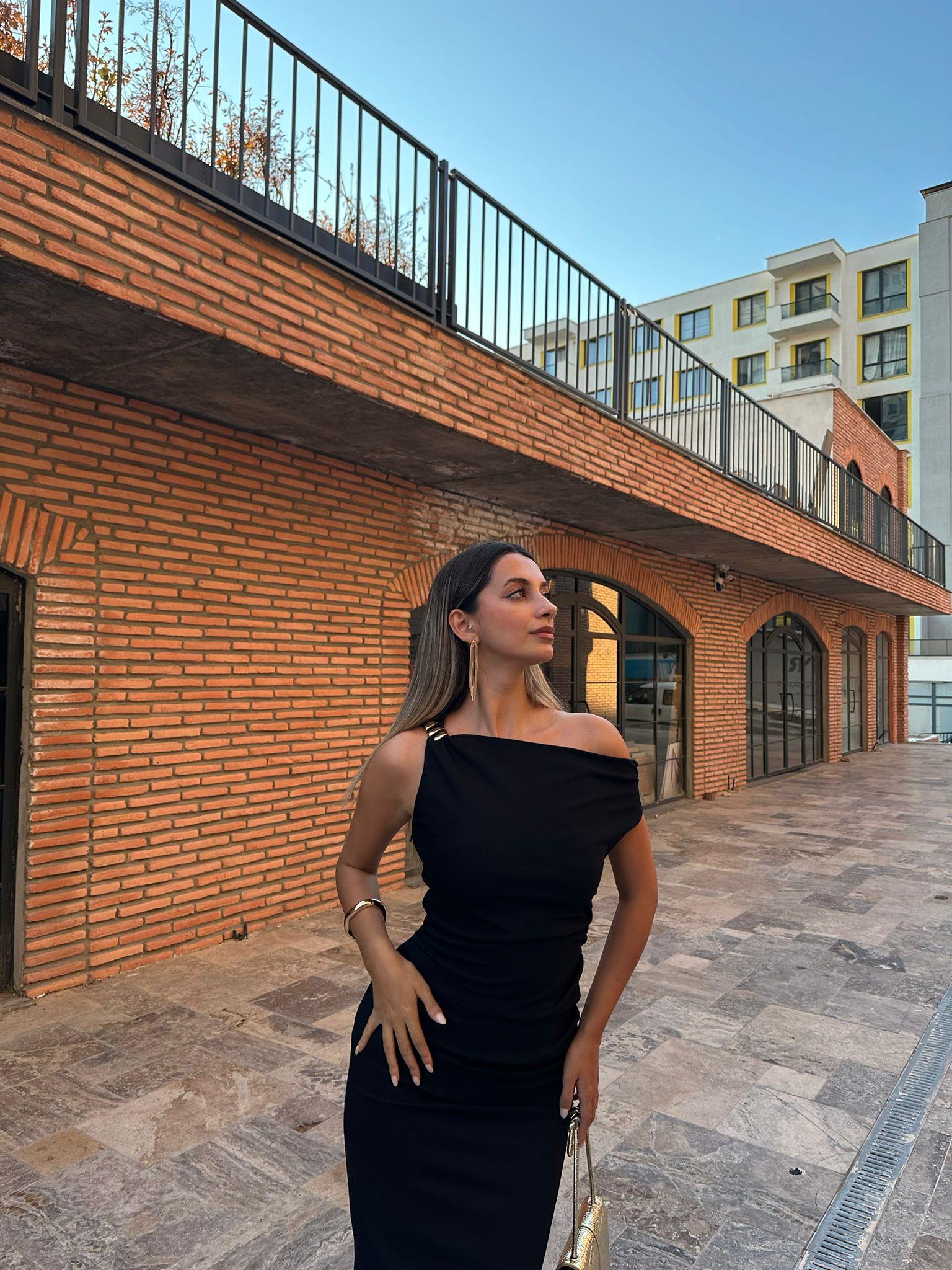 Elvira Düşük Kol Gold Askılı Kalem Elbise Siyah  070621218
