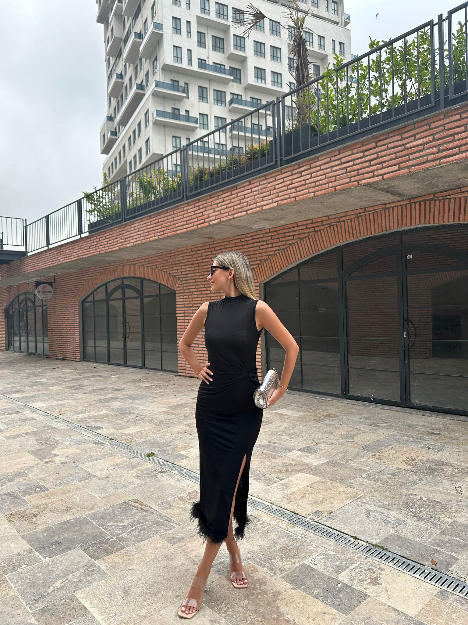 Eteği Otrişli Büzgü Detay Siyah Uzun Elbise 07062122