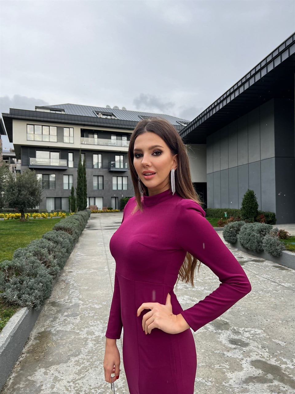 Etek Ucu Zincirli Mürdüm Elbise 4123-MÜRDÜM