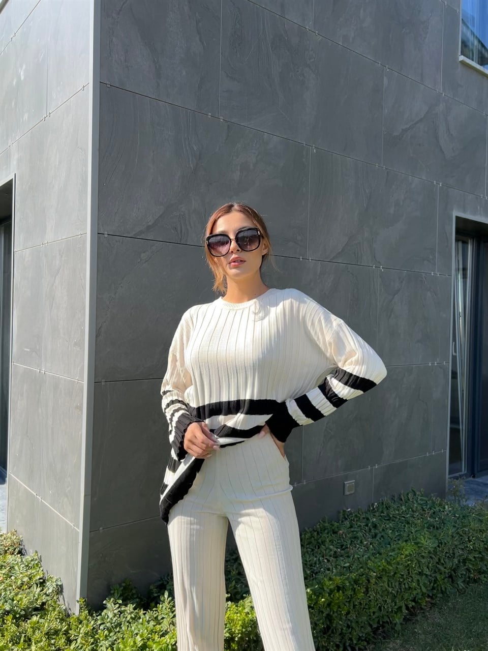 Fitilli Siyah Çizgili Triko Takım