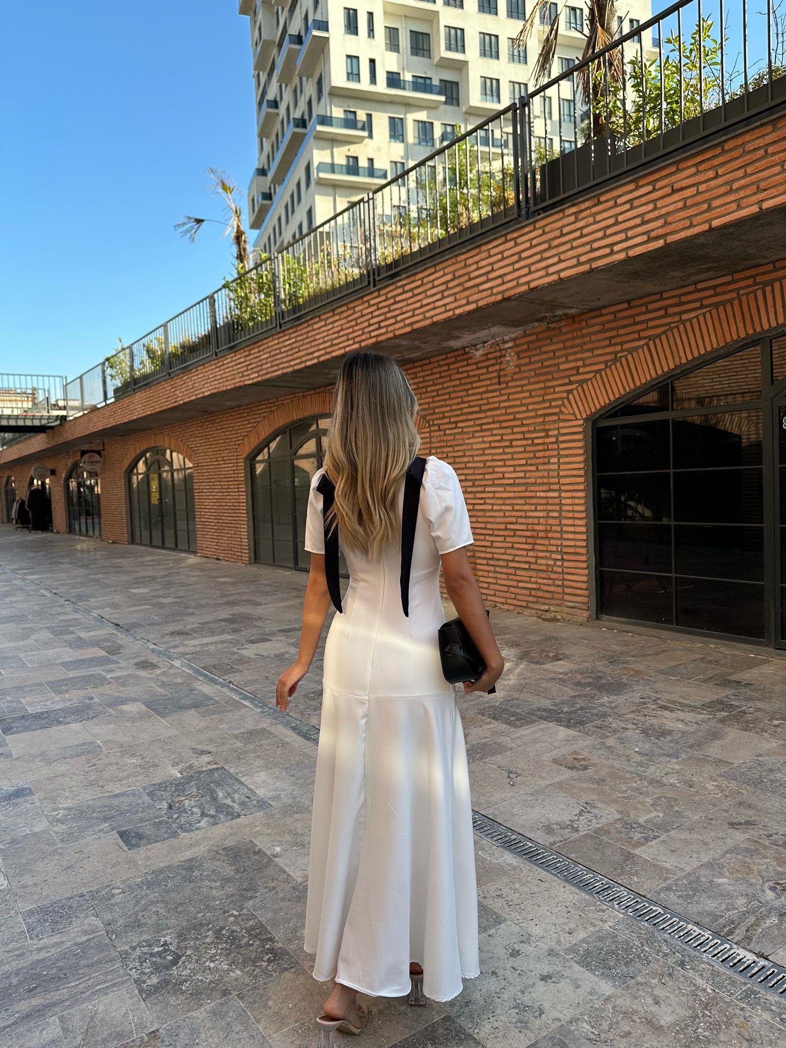 Fiyonk Detay Swan Beyaz Tasarım Elbise 07062174