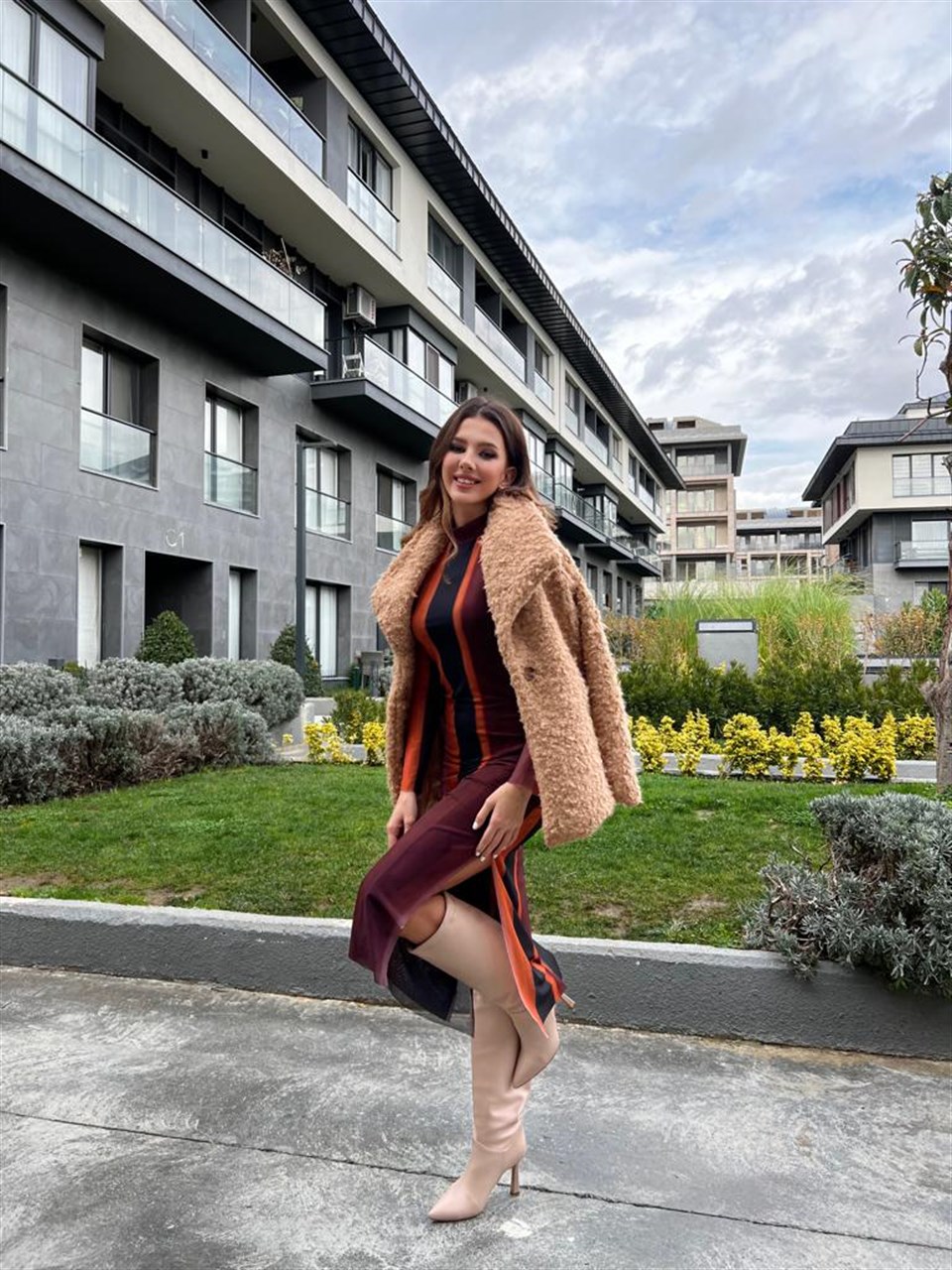 Geniş Yaka Bürümcük Camel Kaban 6398