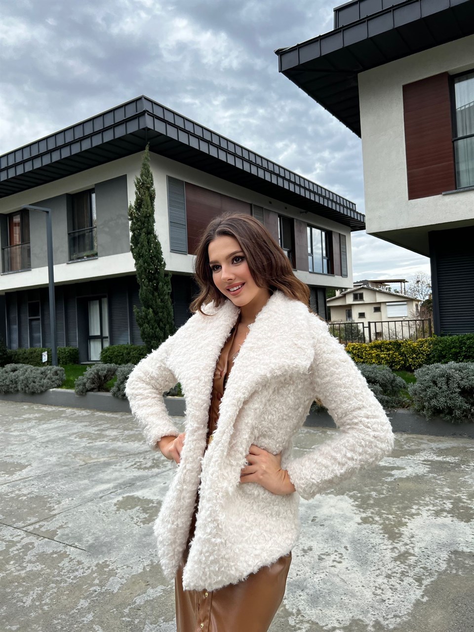 Geniş Yaka Bürümcük Taş Kaban 6398