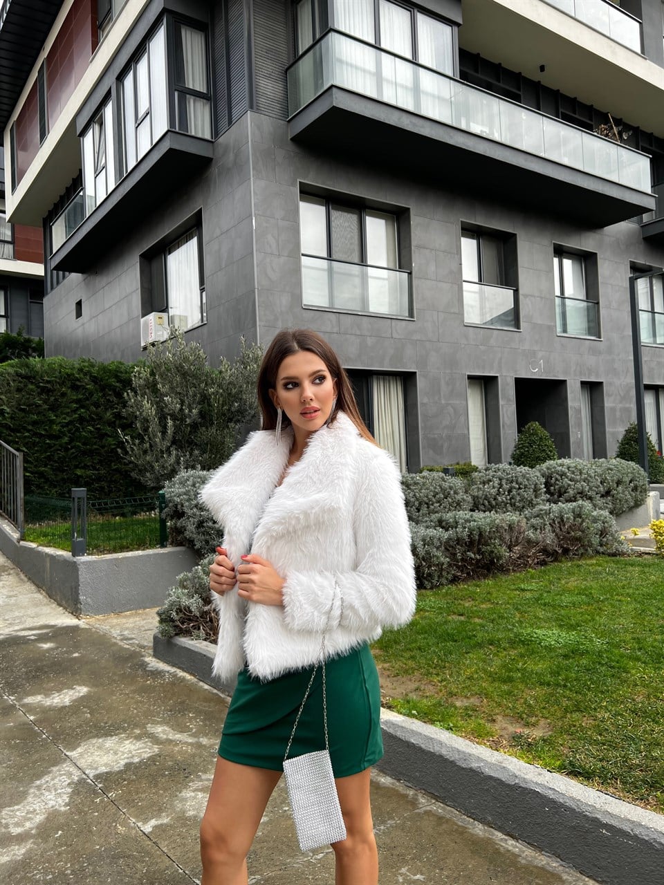 Geniş Yaka Vip Kalite Beyaz Mini Kürk 1964-BEYAZ