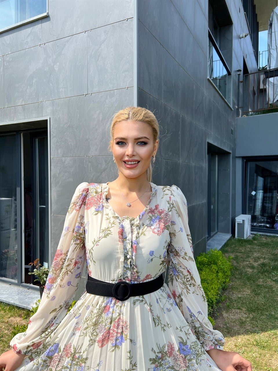 Gilda Astarlı Krem Şifon Elbise