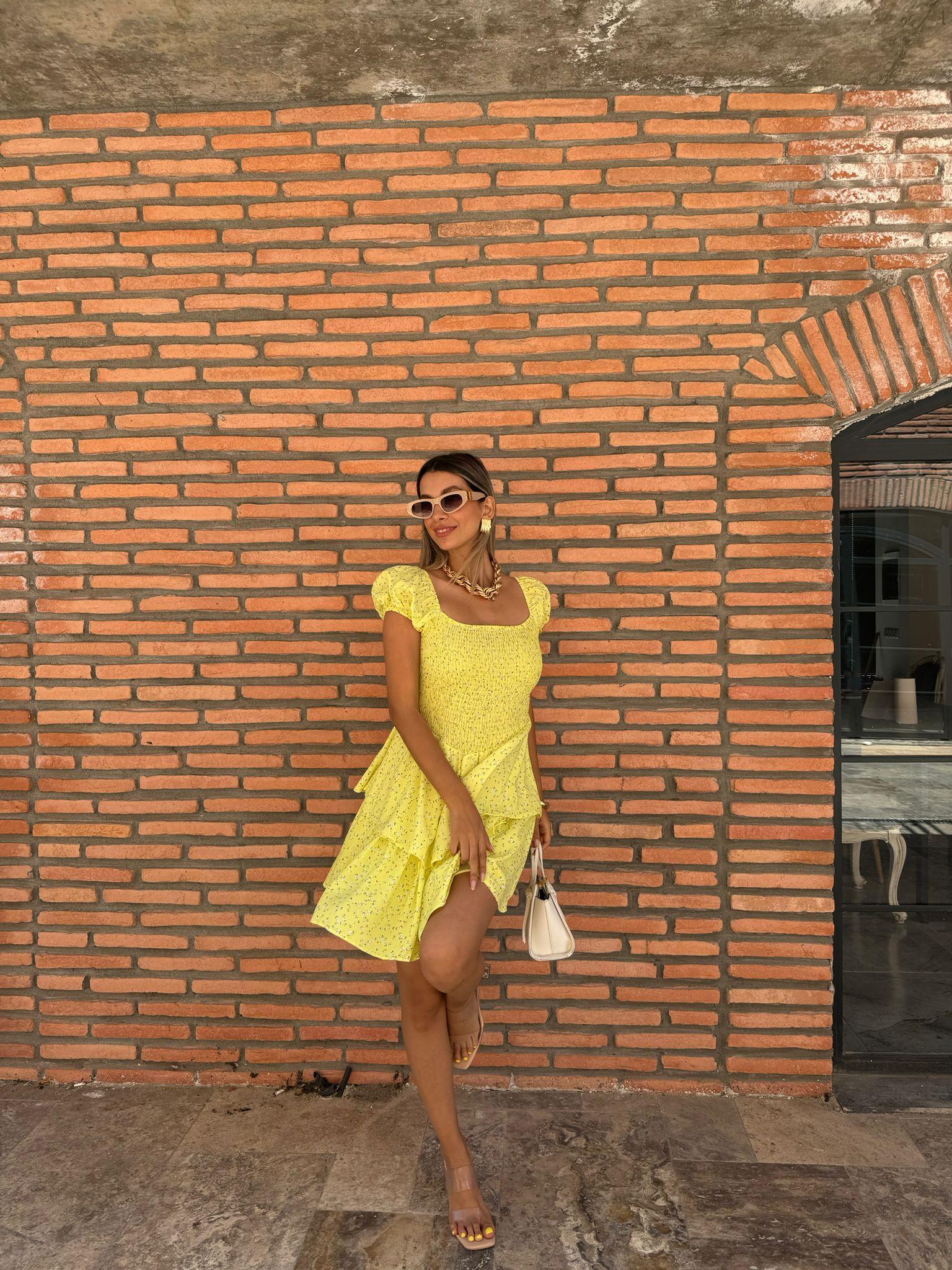 Göğüs Gipeli Sarı Mini Viskon Elbise 070621145