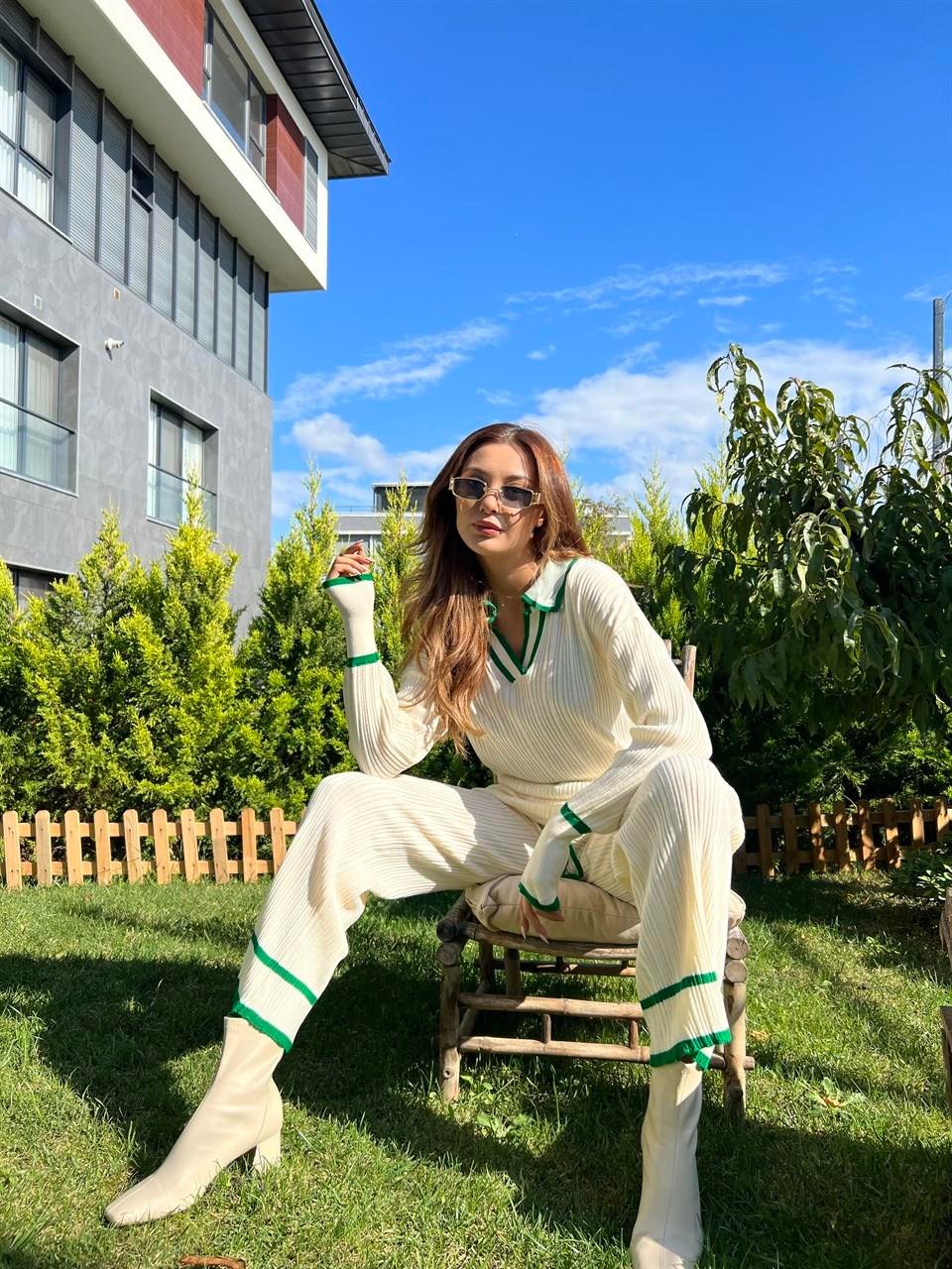 Gömlek Yaka Yeşil Çizgili Triko Taş Takım