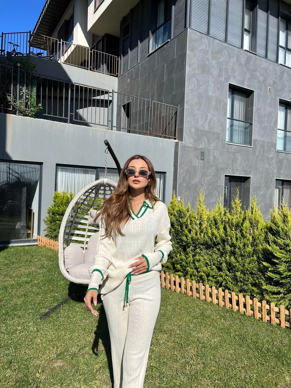 Gömlek Yaka Yeşil Çizgili Triko Taş Takım