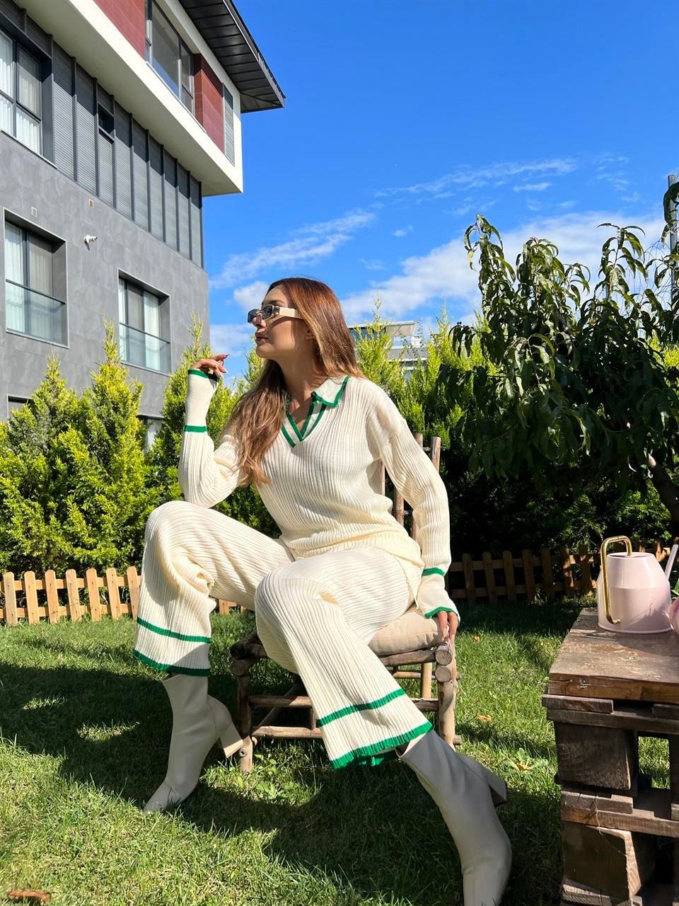 Gömlek Yaka Yeşil Çizgili Triko Taş Takım