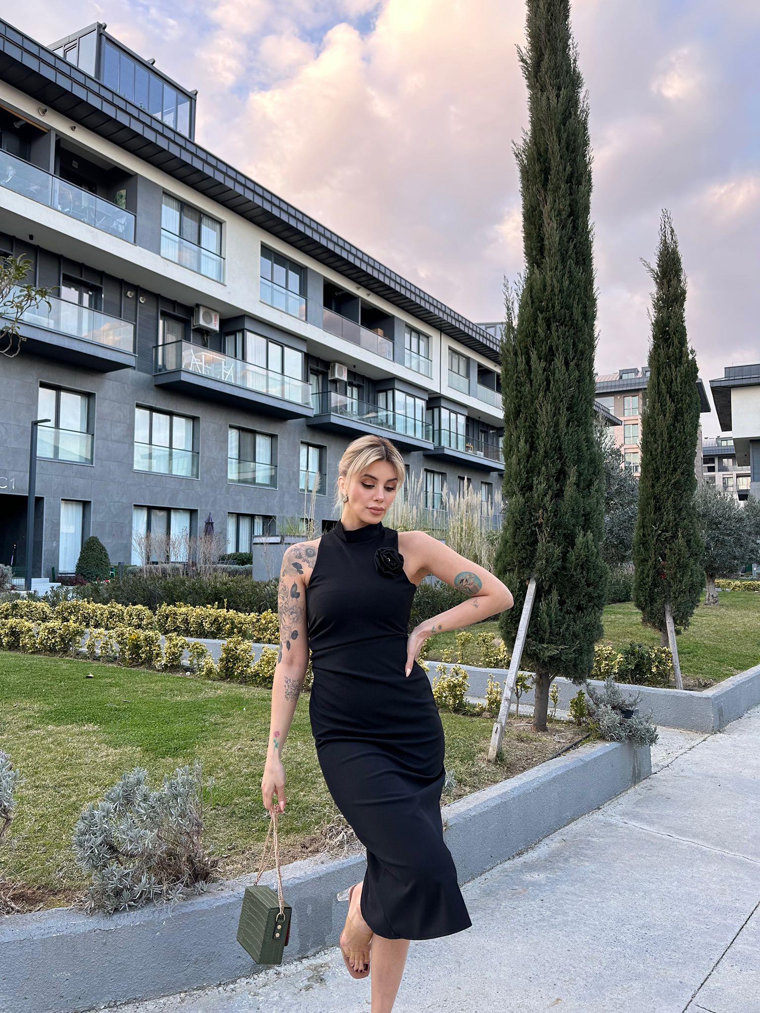 Gül Broşlu Siyah Crep Kalem Elbise  17503