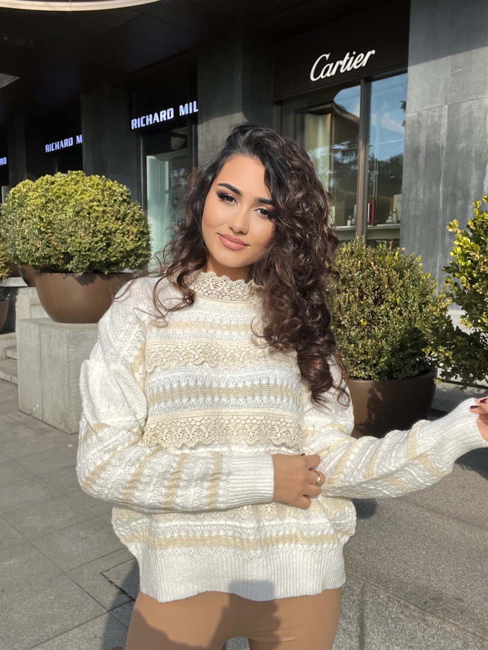 Güpür Detay Triko Kazak