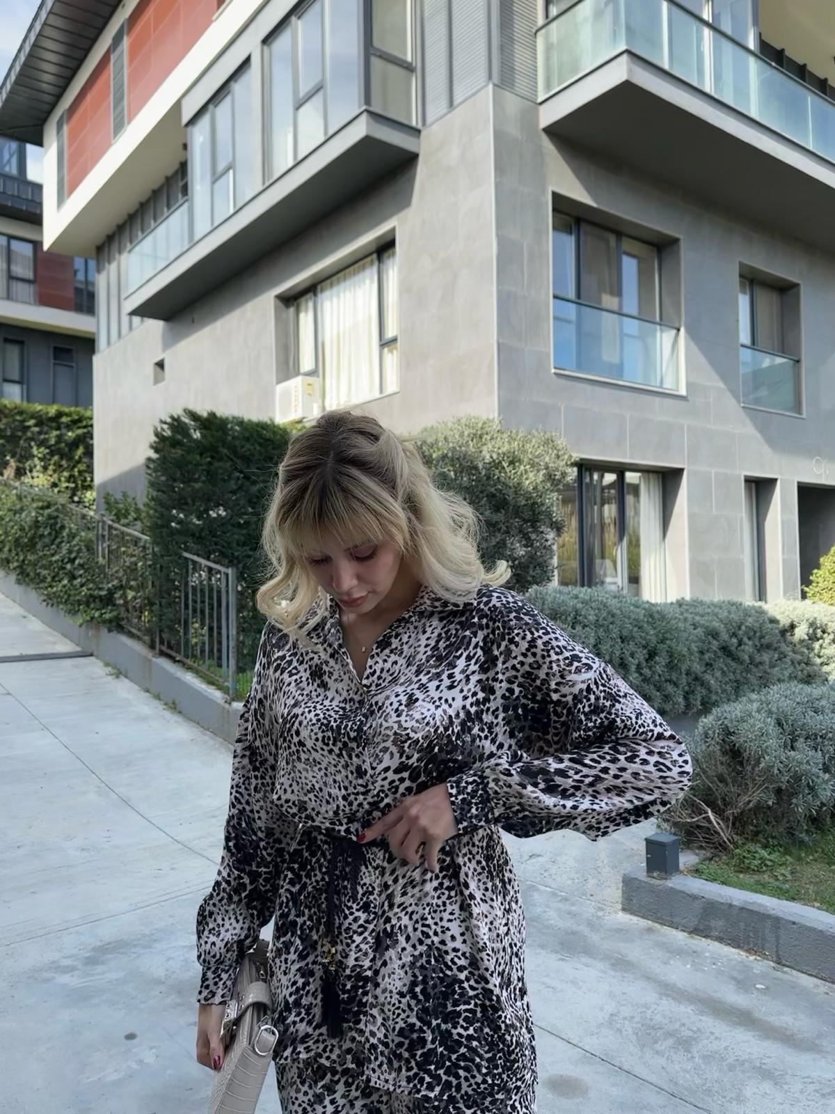 Hasır İnce Kemerli Leopar Gömlekli Takım 17074543