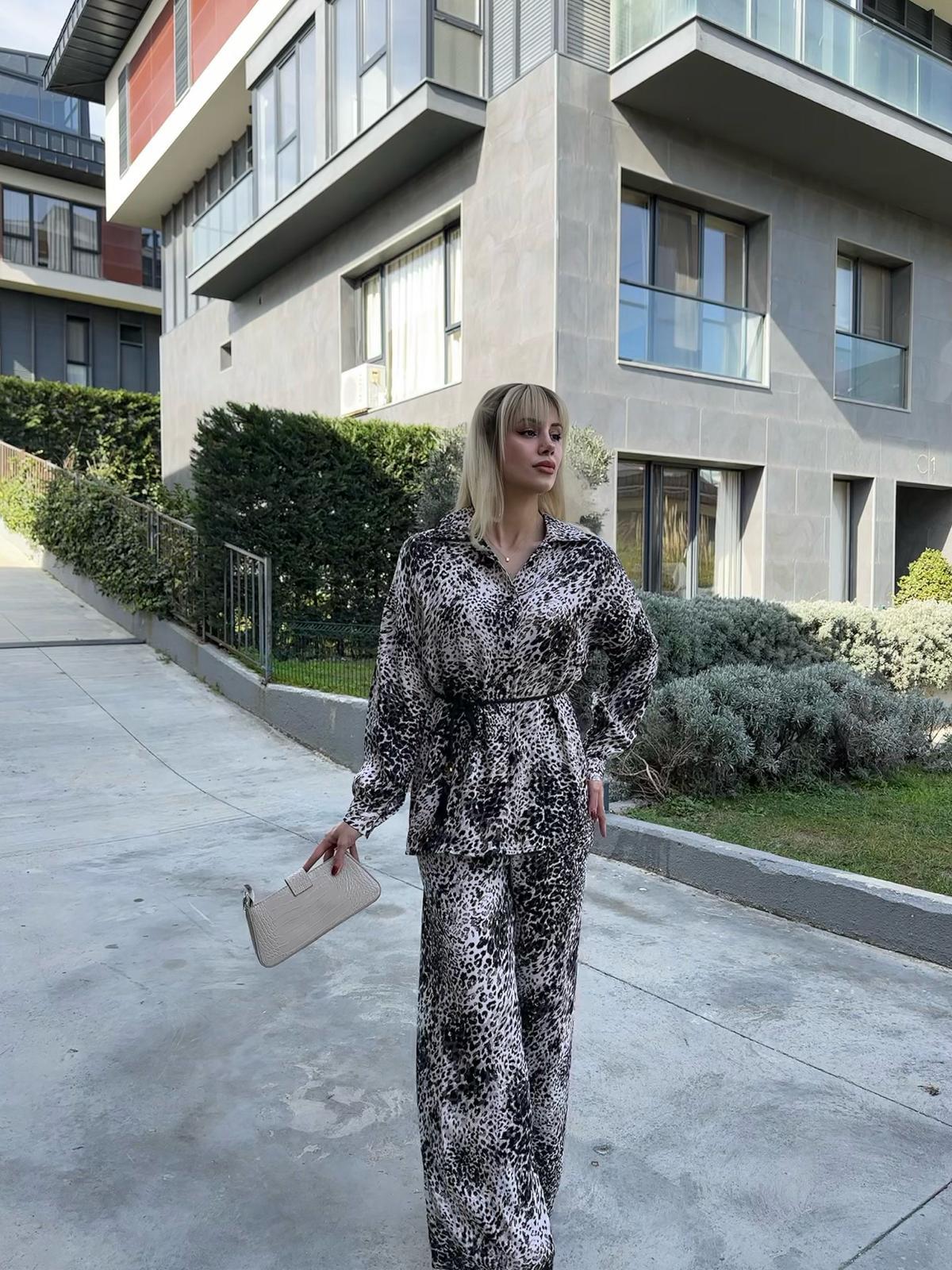 Hasır İnce Kemerli Leopar Gömlekli Takım 17074543