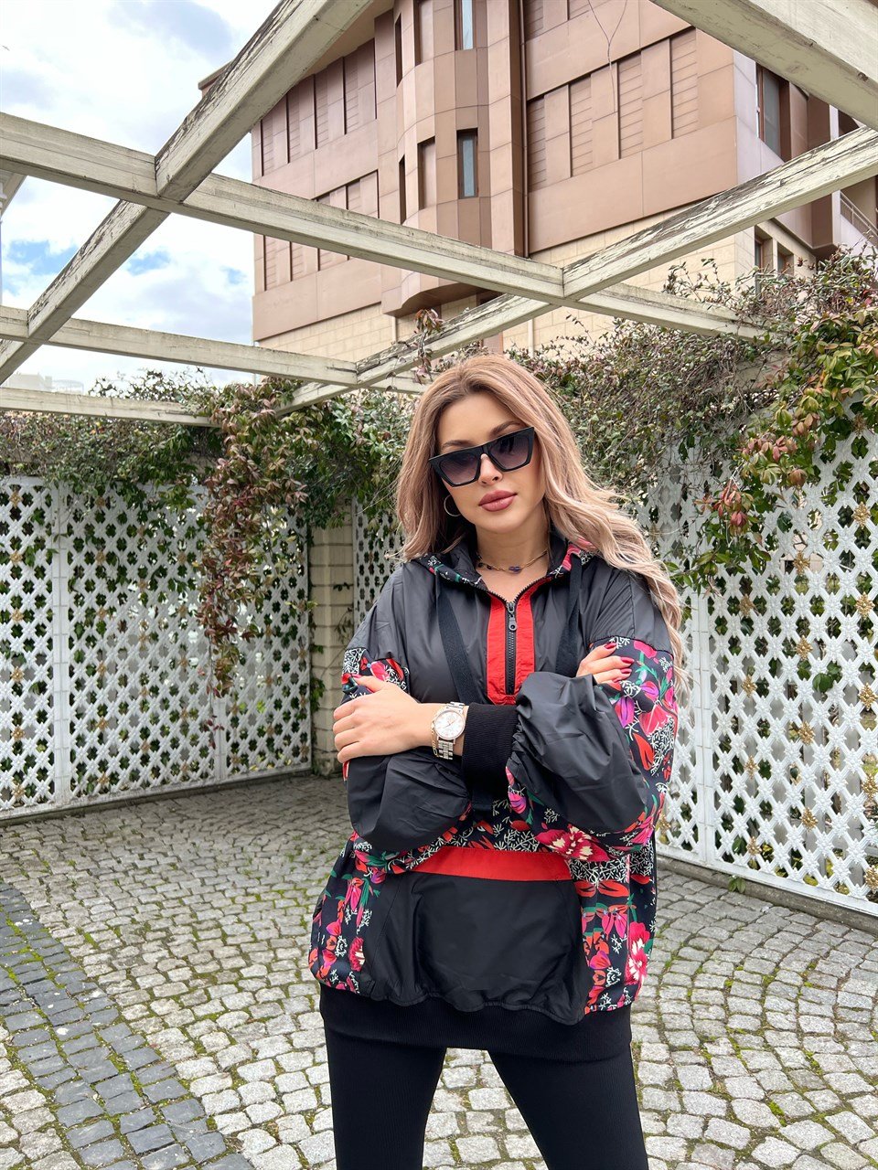 İpekyol Çiçekli Tasarım Sweat Kırmızı Biyeli