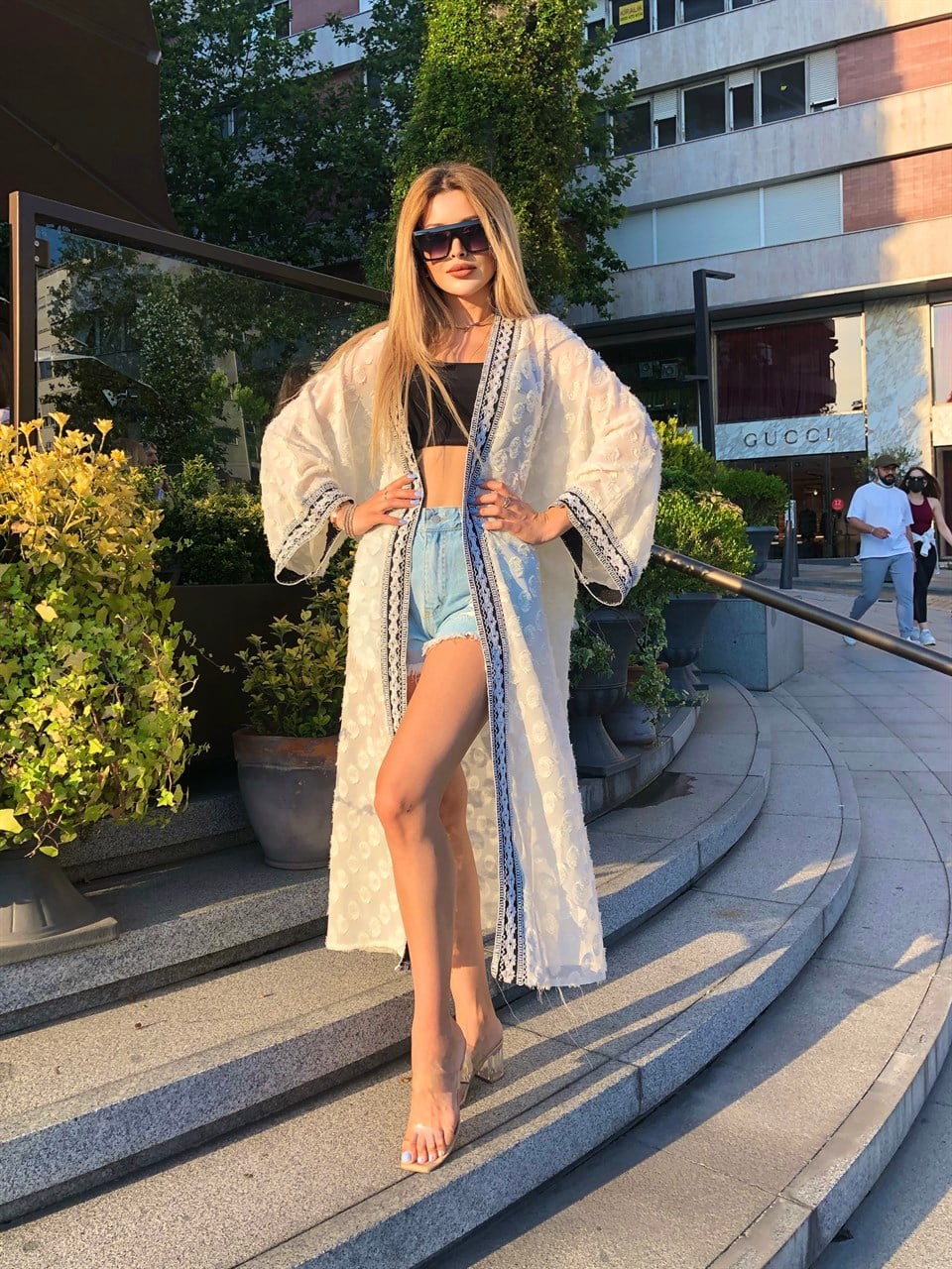 İşlemeli Beyaz Kimono
