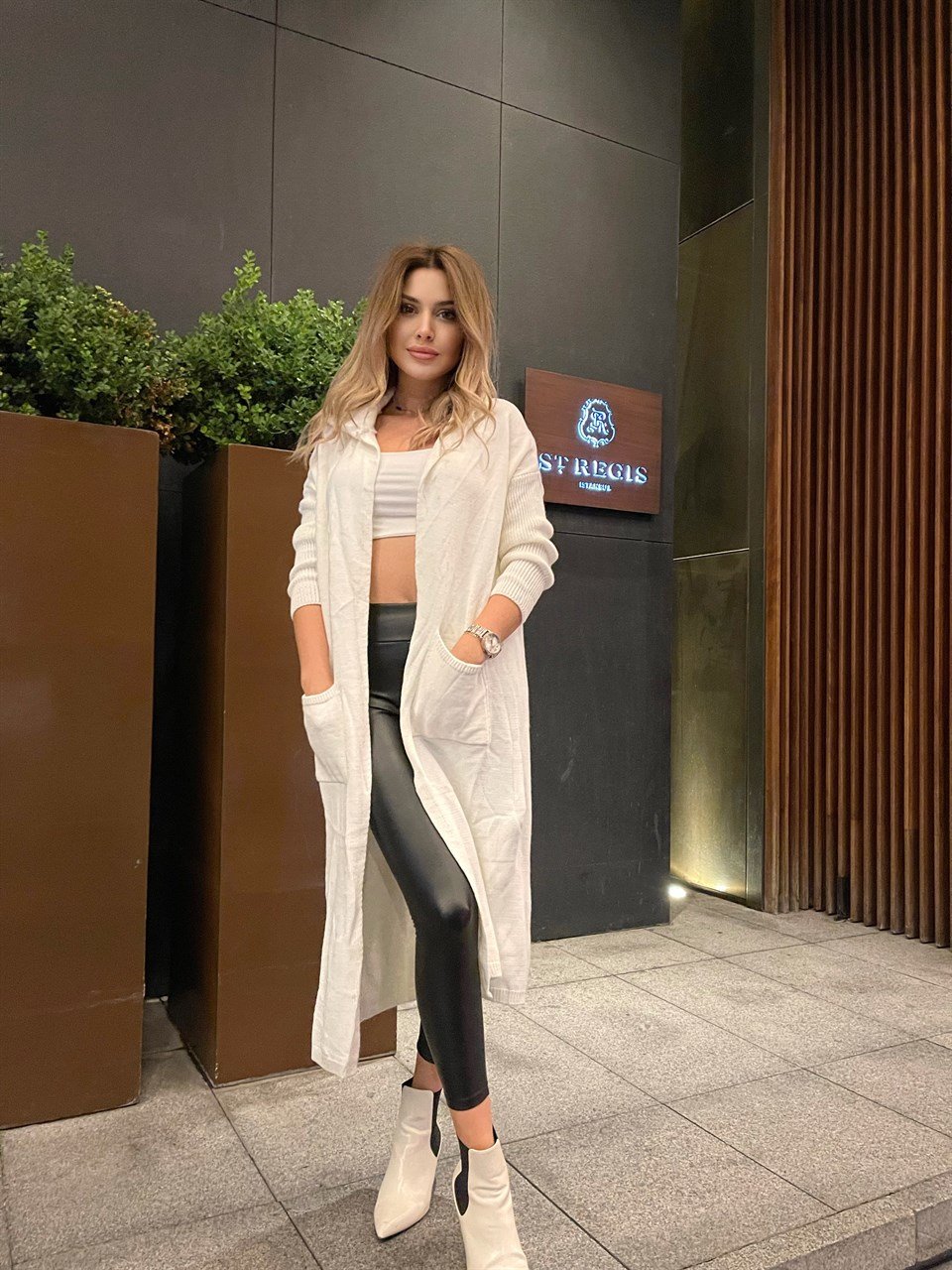 İTHAL KAPŞONLU HIRKA BEYAZ