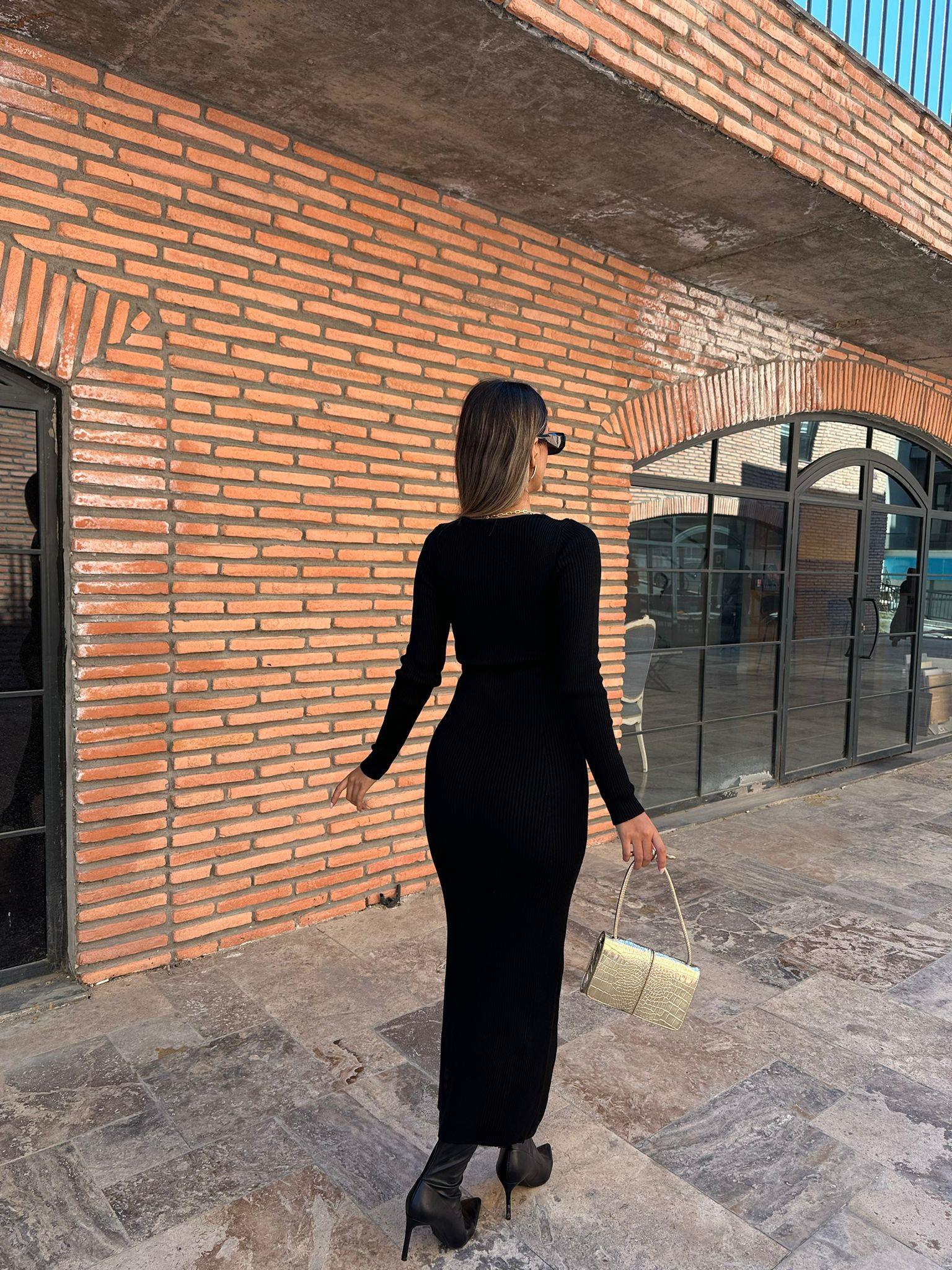 Kalp Yaka Yırtmaçlı Triko Elbise Siyah 0706211109