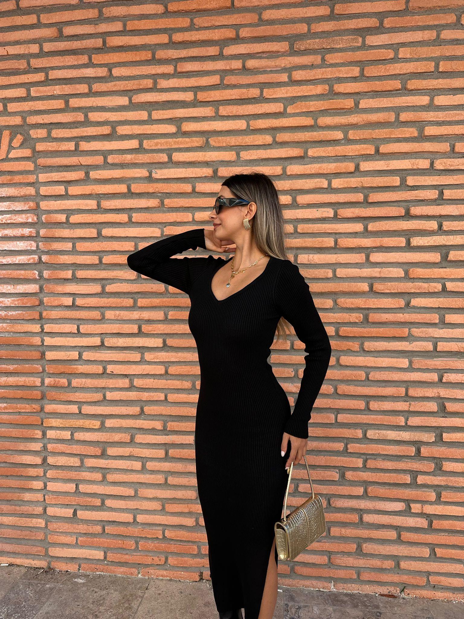 Kalp Yaka Yırtmaçlı Triko Elbise Siyah 0706211109