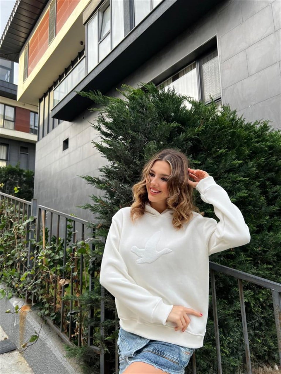 Kapüşonlu Beyaz Marka Sweat 2587