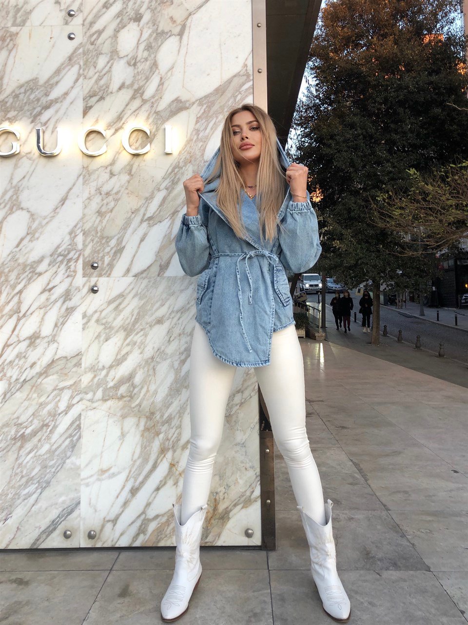 Kapüşonlu Kuşaklı Jean Ceket
