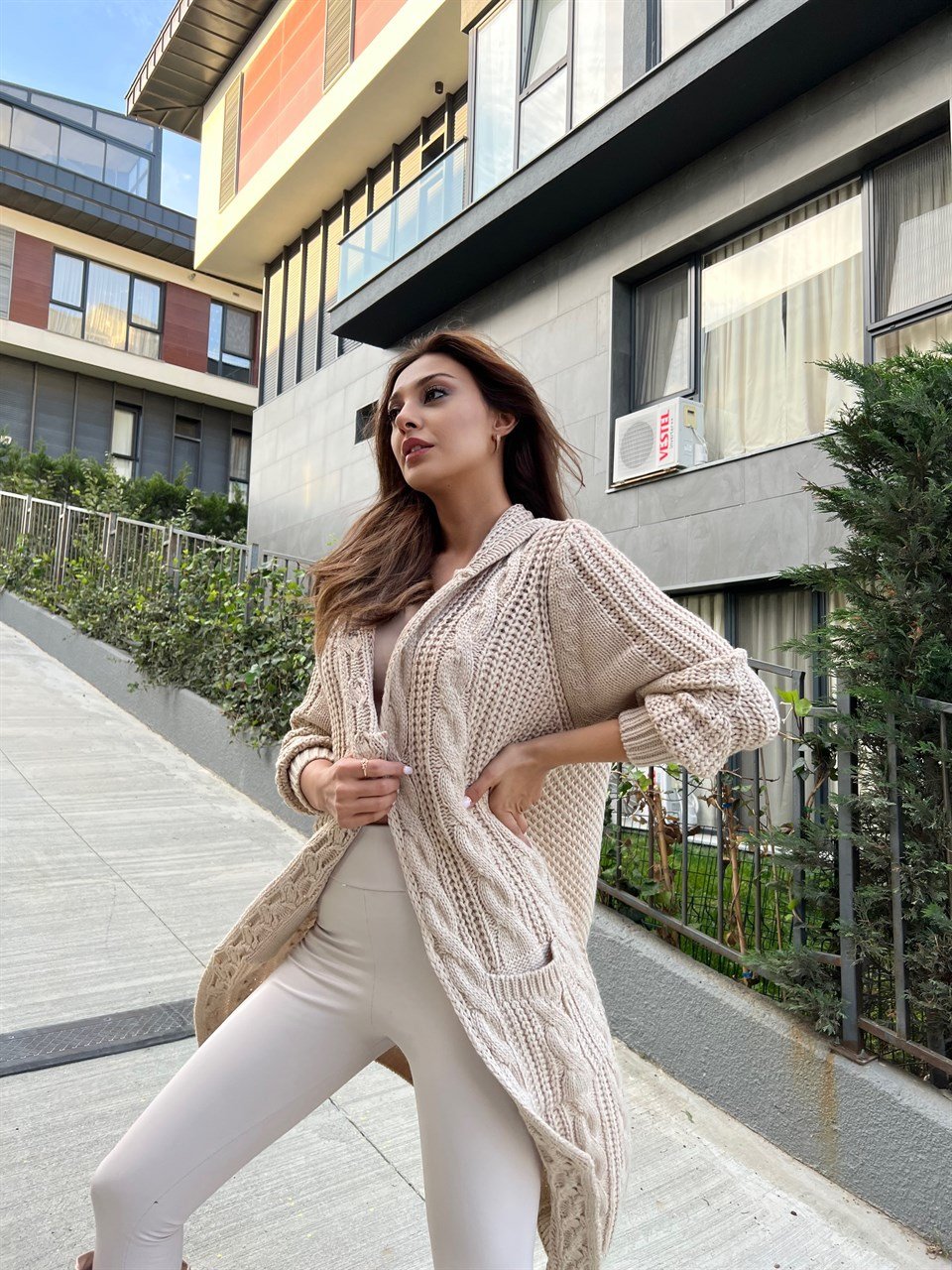 Kapüşonlu Selanik Örgü Bej Uzun Hırka