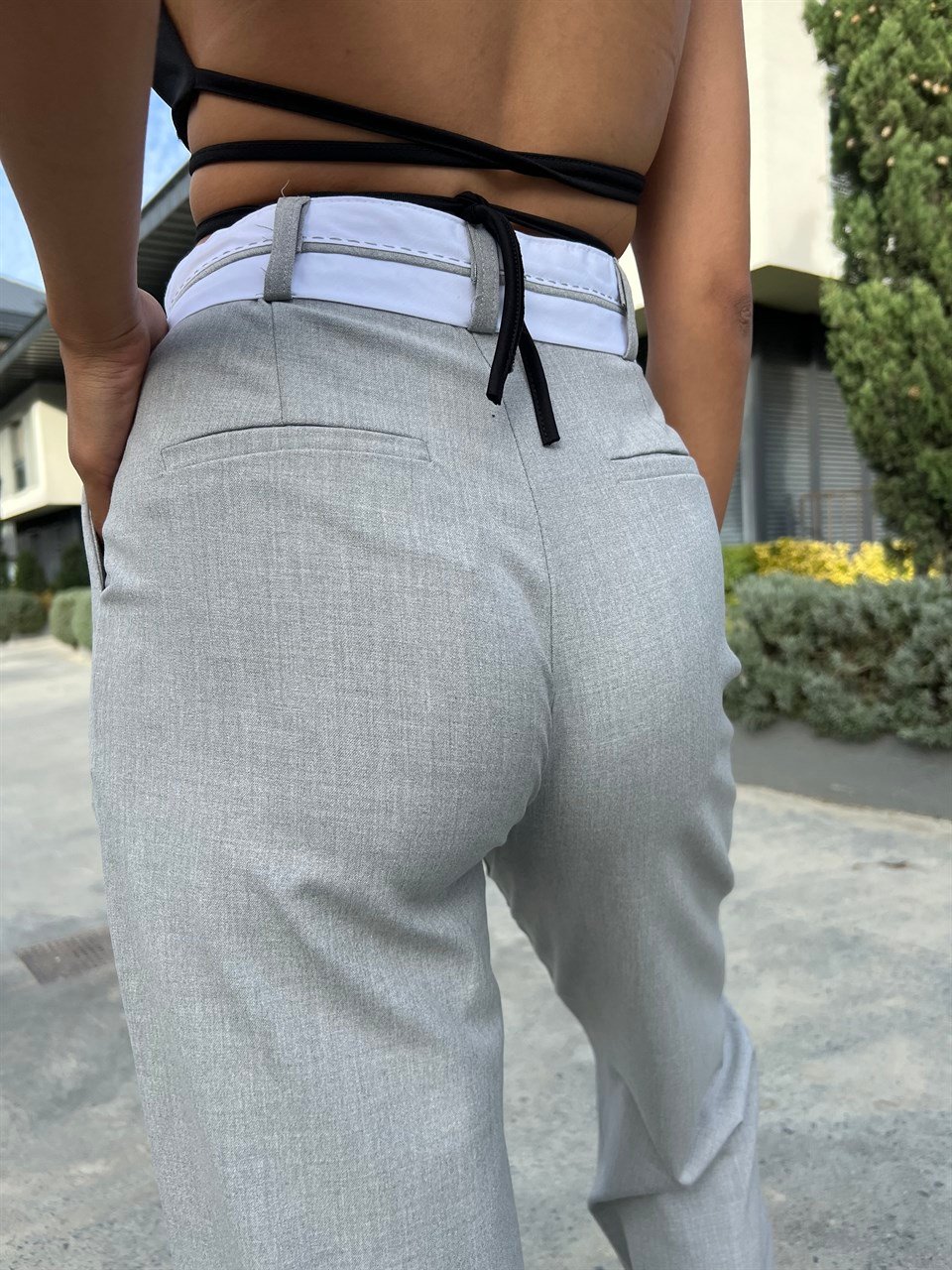 Kemer Detay Gri Bol Paça Kumaş Pantolon