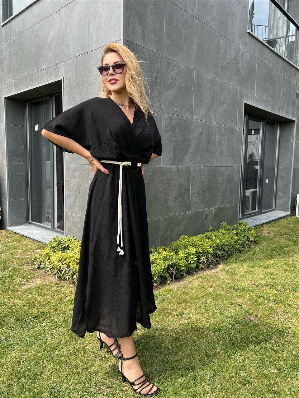 Kemerli Siyah Sasha Elbise