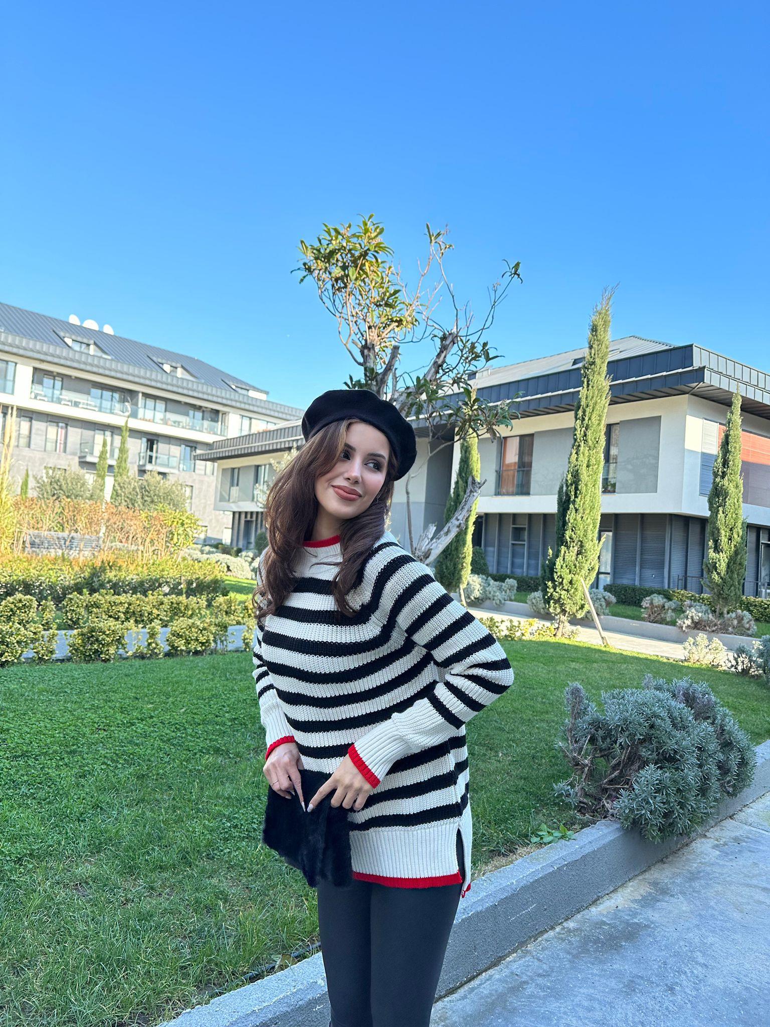 Kırmızı Biyeli Çizgili Triko Kazak 1707548