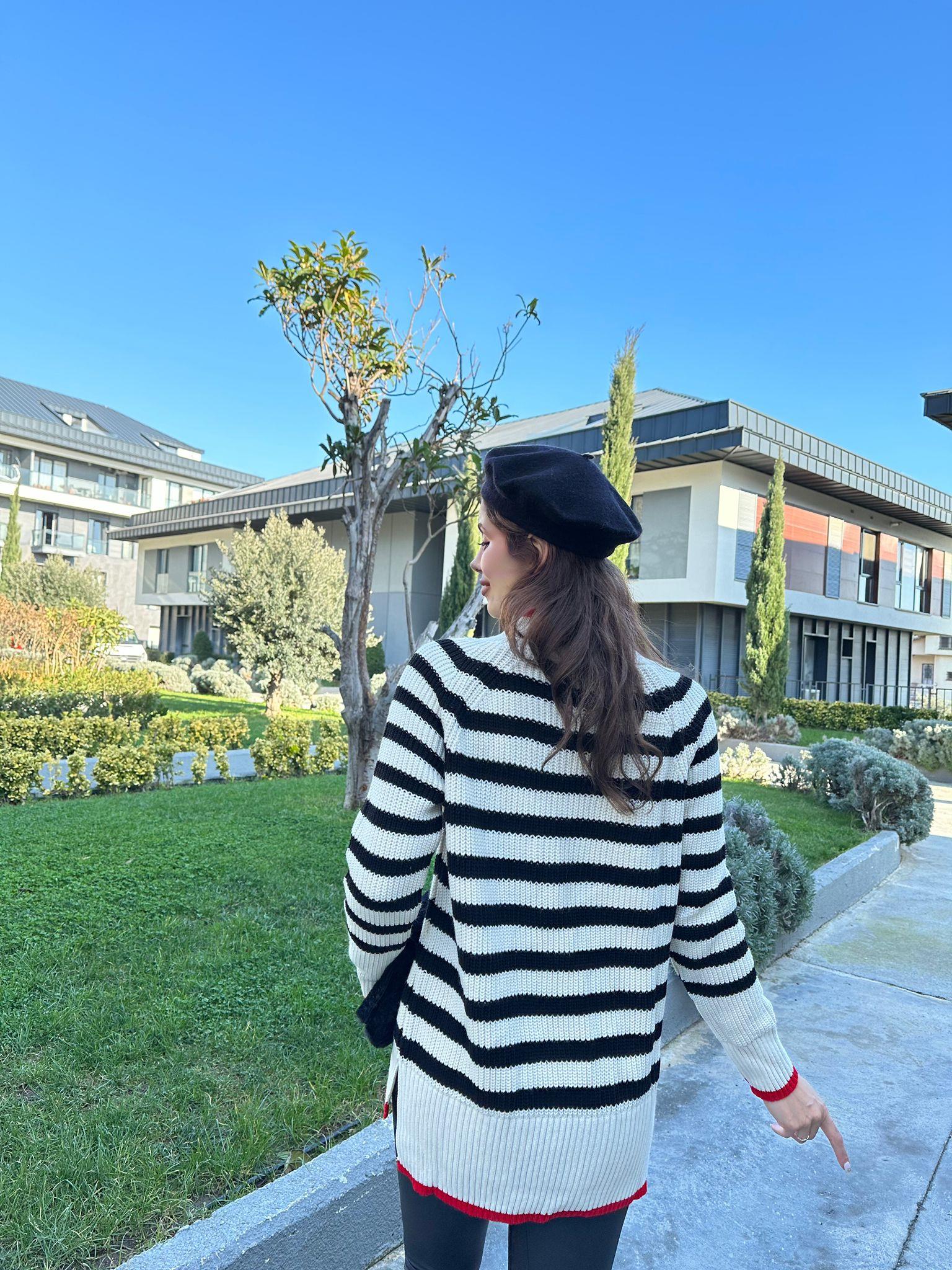 Kırmızı Biyeli Çizgili Triko Kazak 1707548
