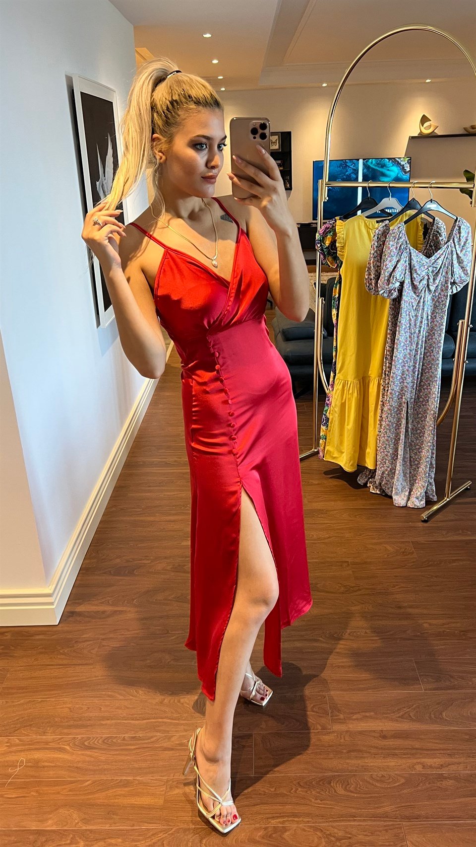 Kırmızı İp Askı Z*ra Model Saten Elbise