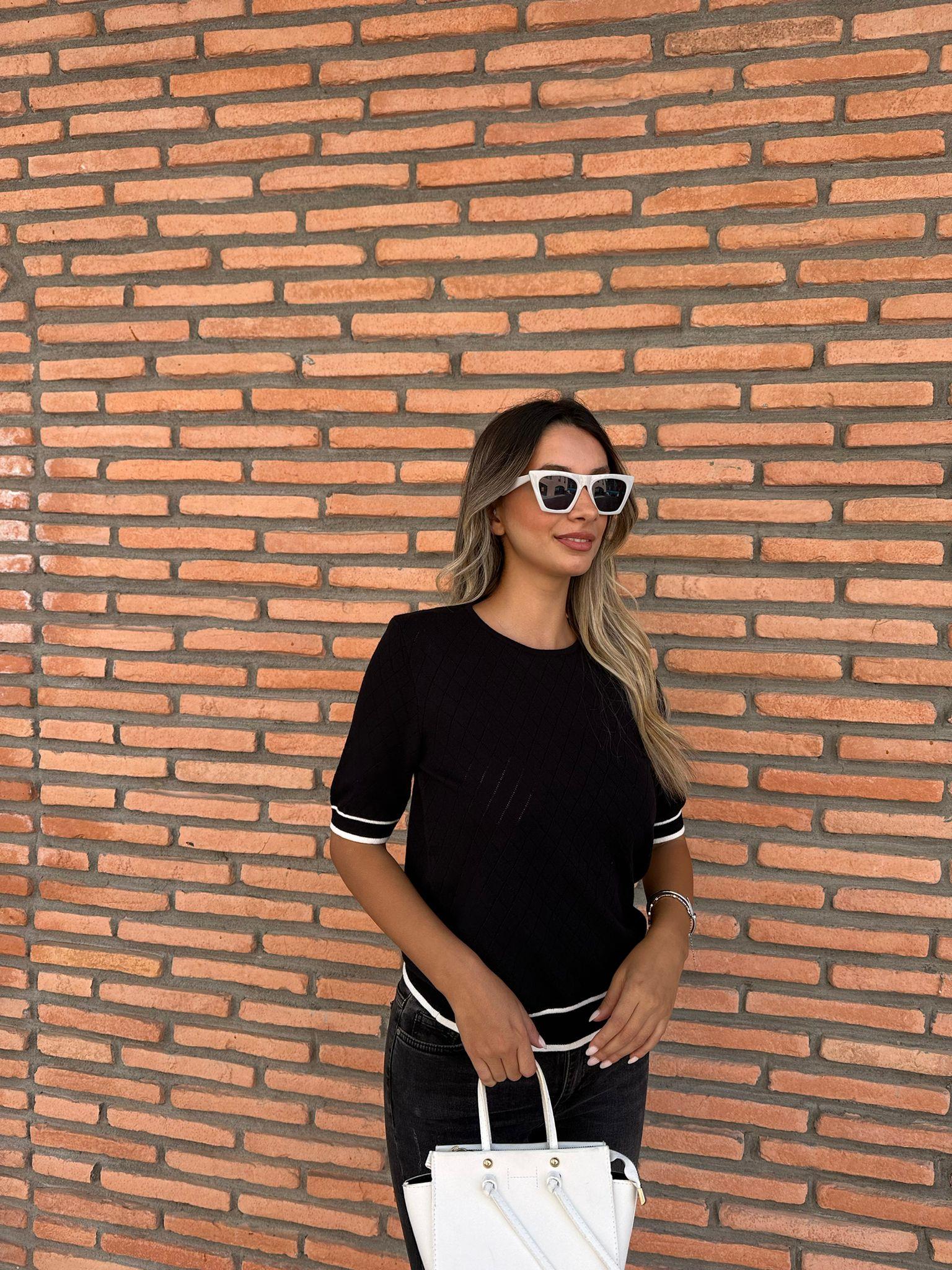 Kolları Biyeli Siyah Triko Bluz 070621119