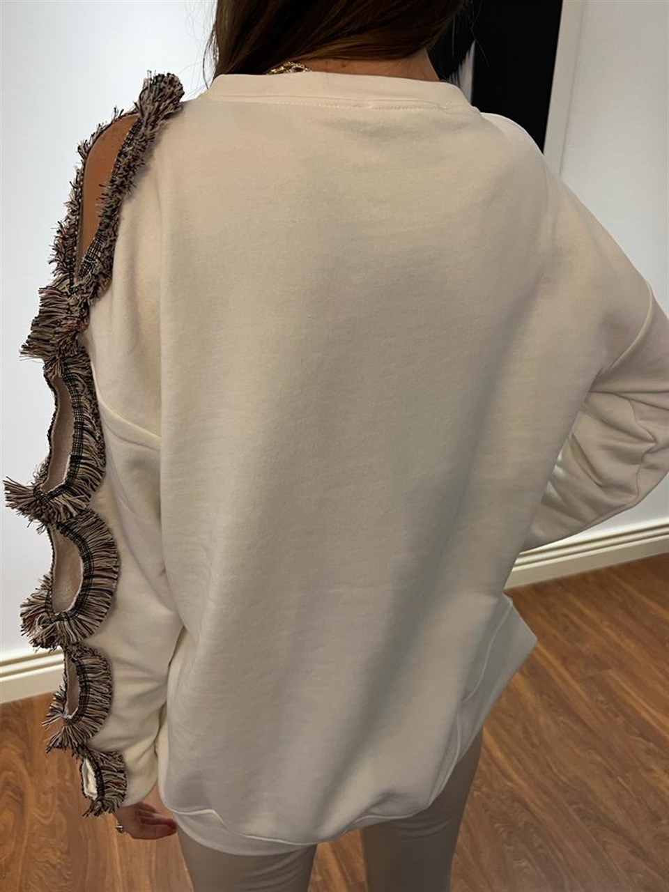 Kolları Püskül Detay Sweat 3224